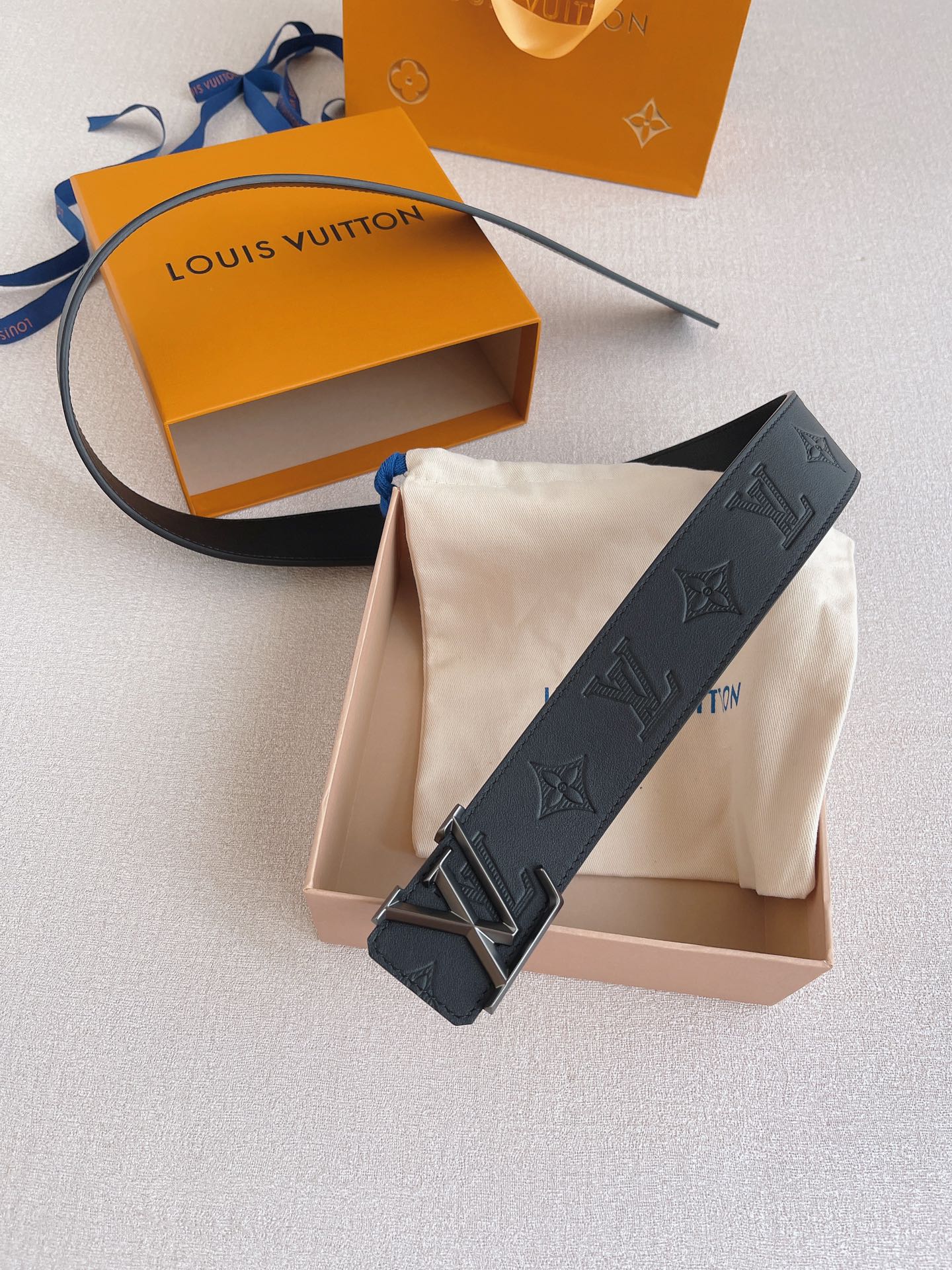 Louis Vuitton Belt in Black