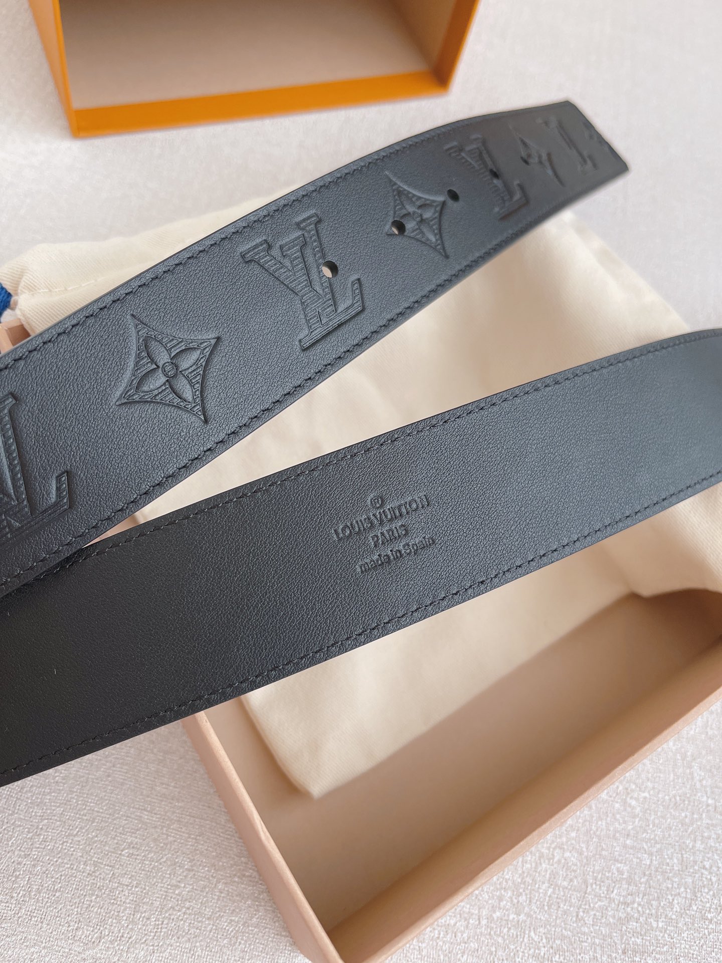 Louis Vuitton Belt in Black