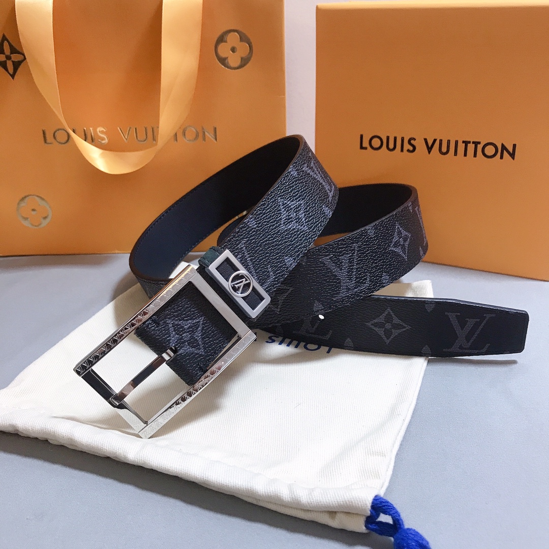 Louis Vuitton Belt in Black