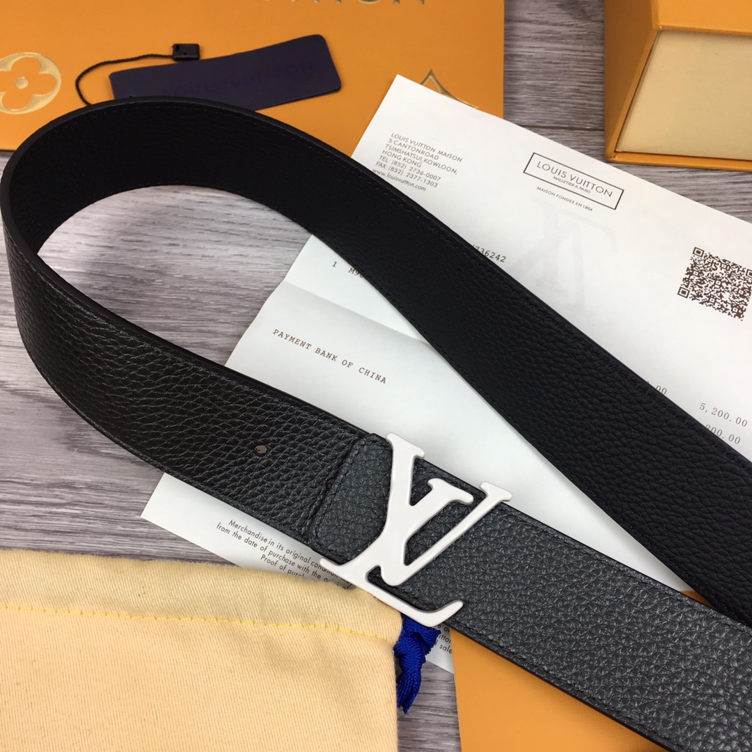 Louis Vuitton Belt in Black