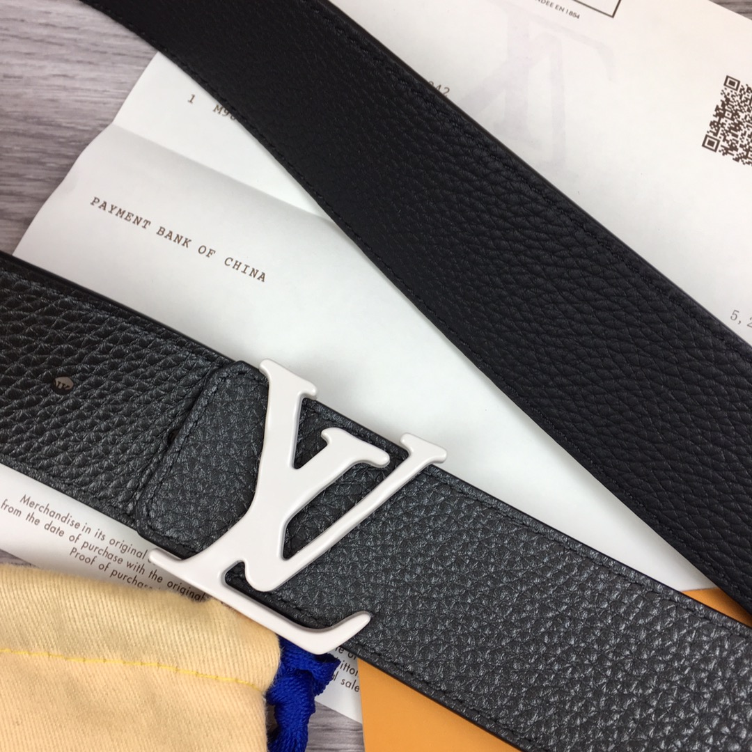 Louis Vuitton Belt in Black