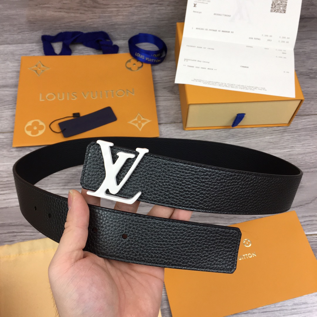 Louis Vuitton Belt in Black