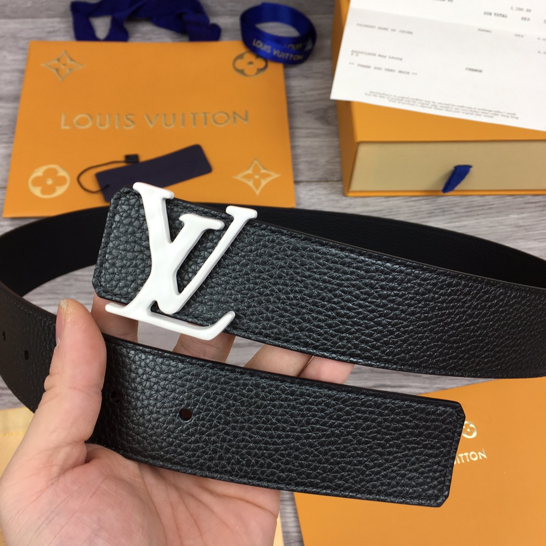 Louis Vuitton Belt in Black