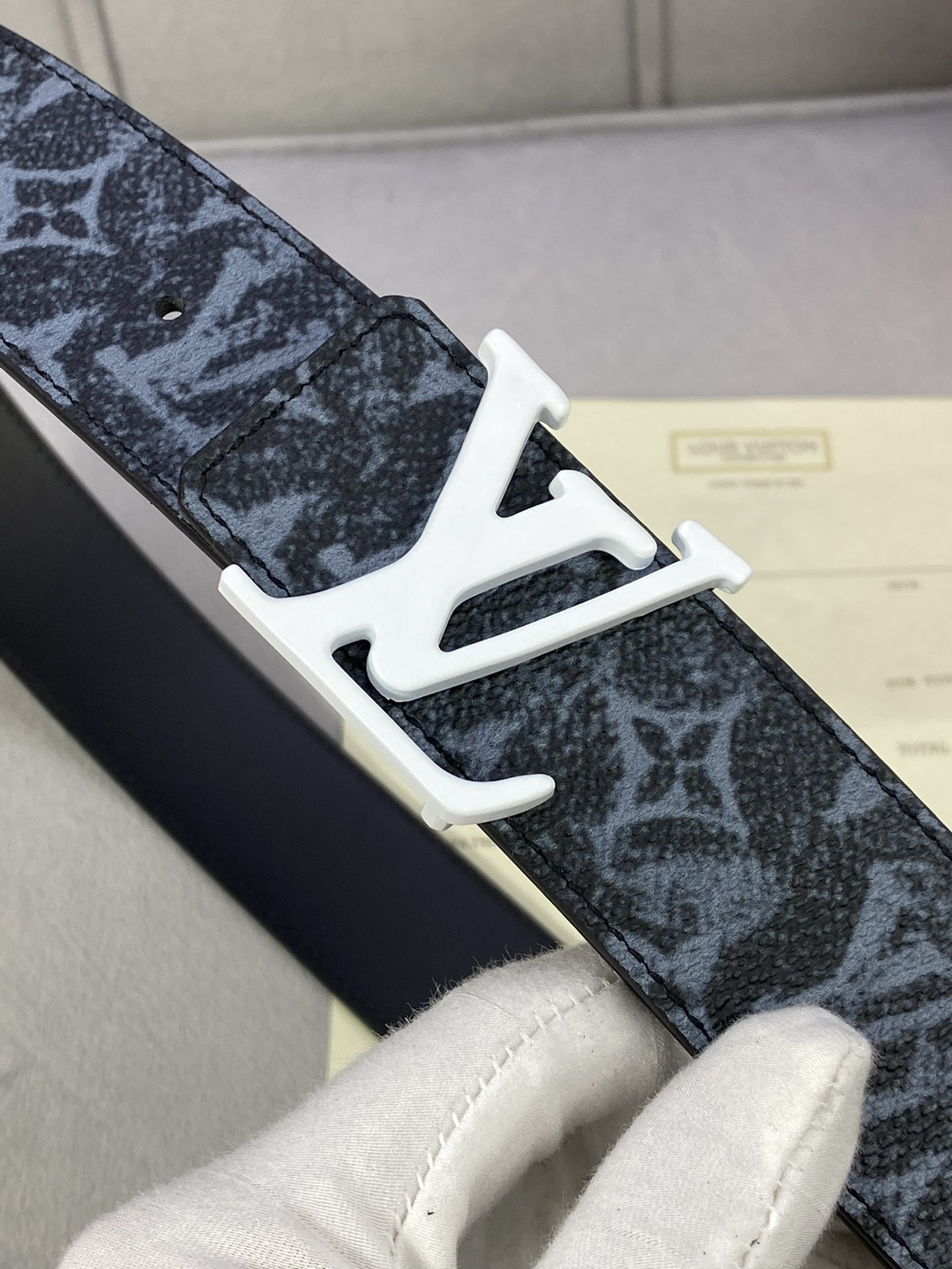 Louis Vuitton Belt in Black