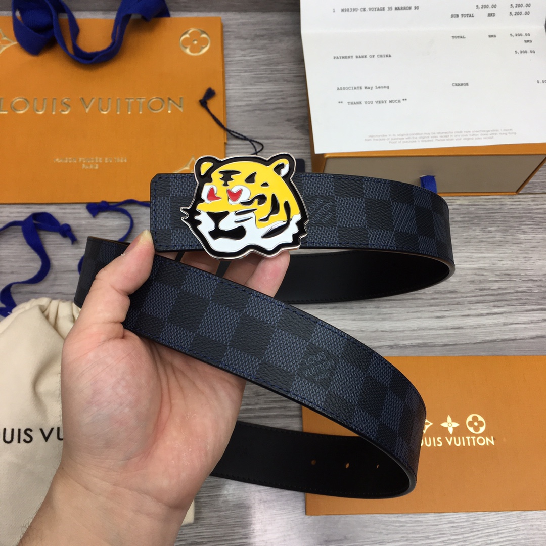 Louis Vuitton Belt in Black