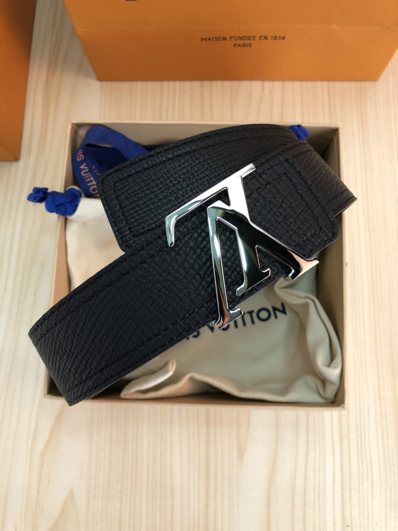 Louis Vuitton Belt in Black