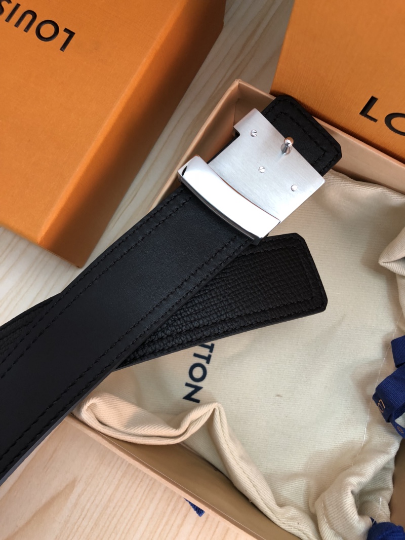 Louis Vuitton Belt in Black