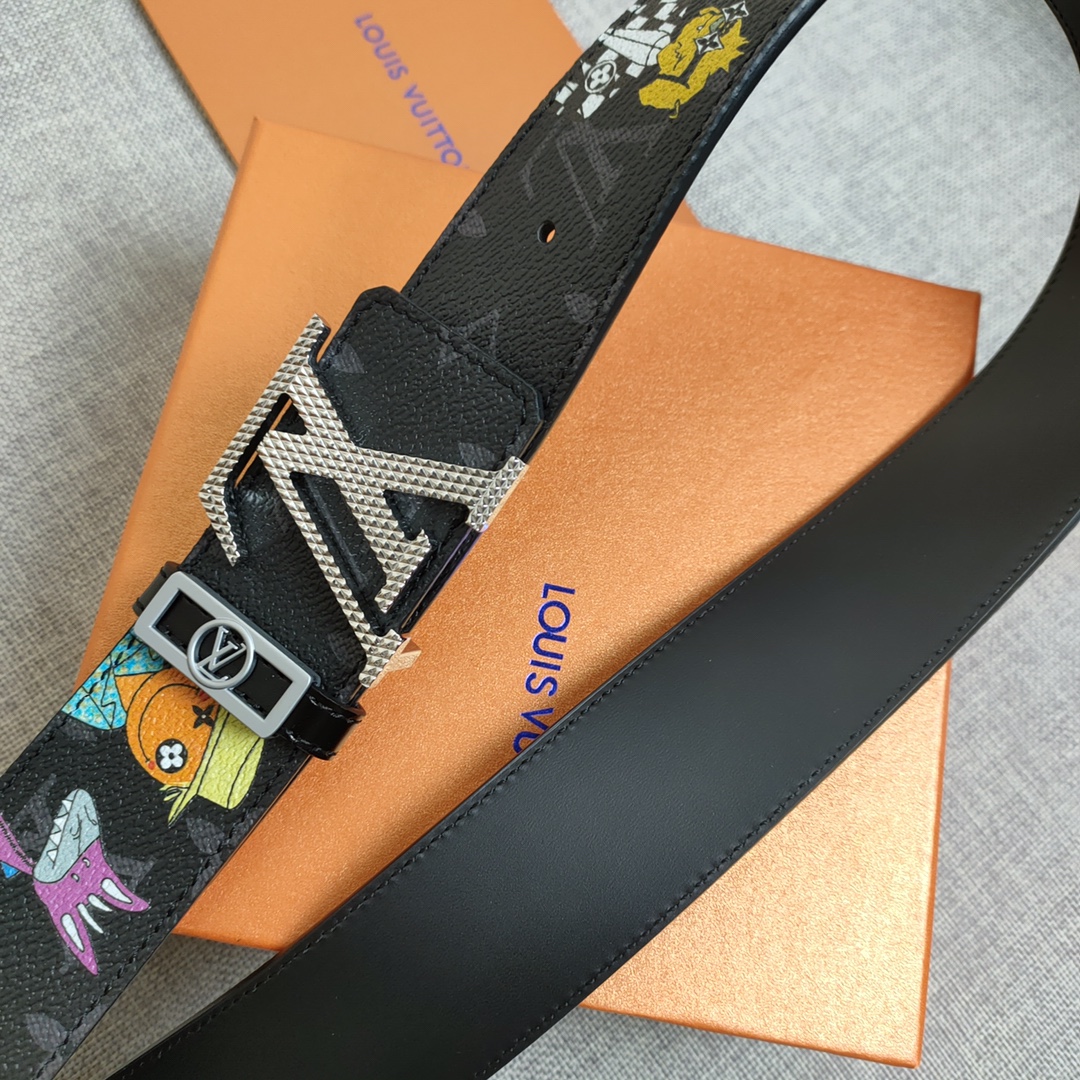 Louis Vuitton Belt in Black