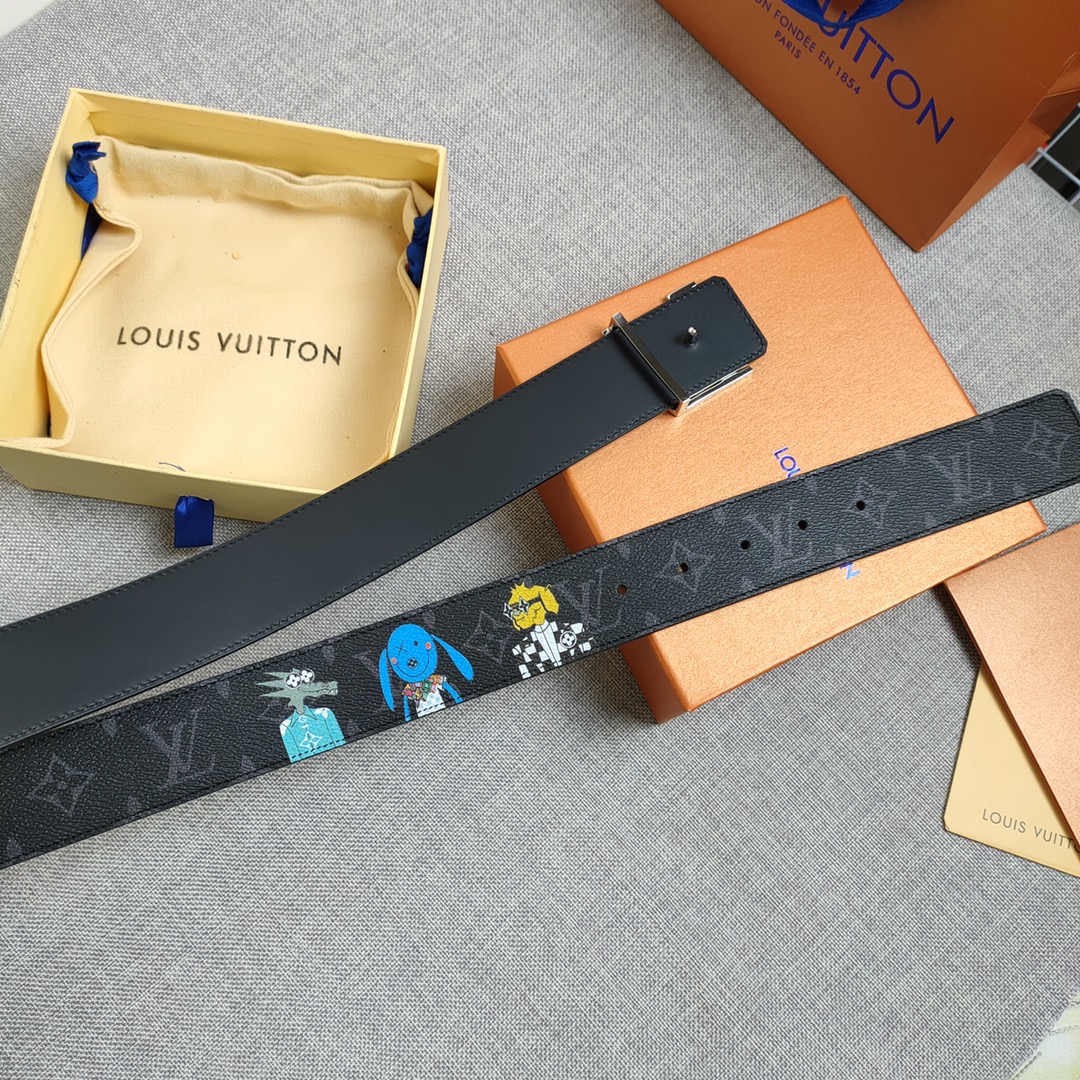 Louis Vuitton Belt in Black