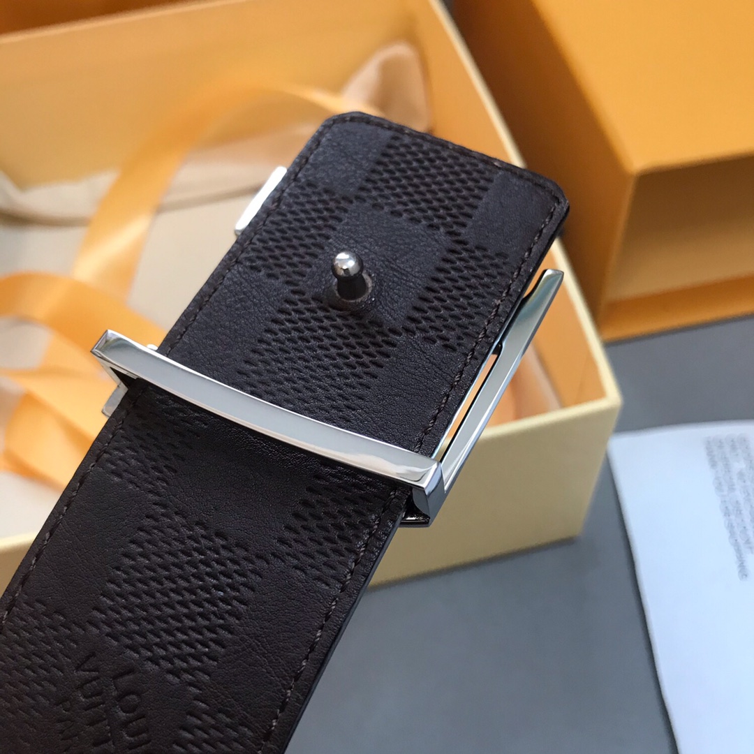 Louis Vuitton Belt in Black