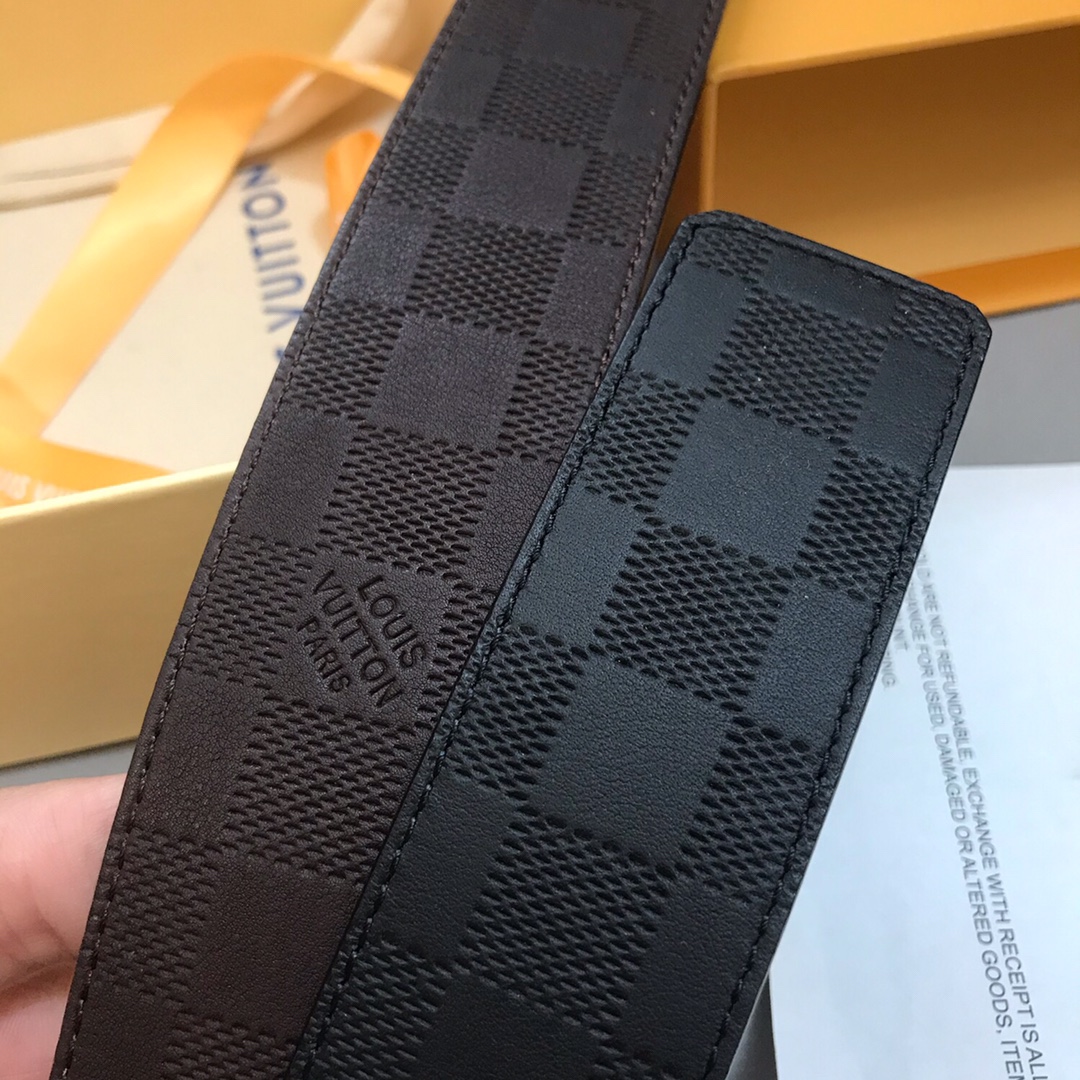 Louis Vuitton Belt in Black