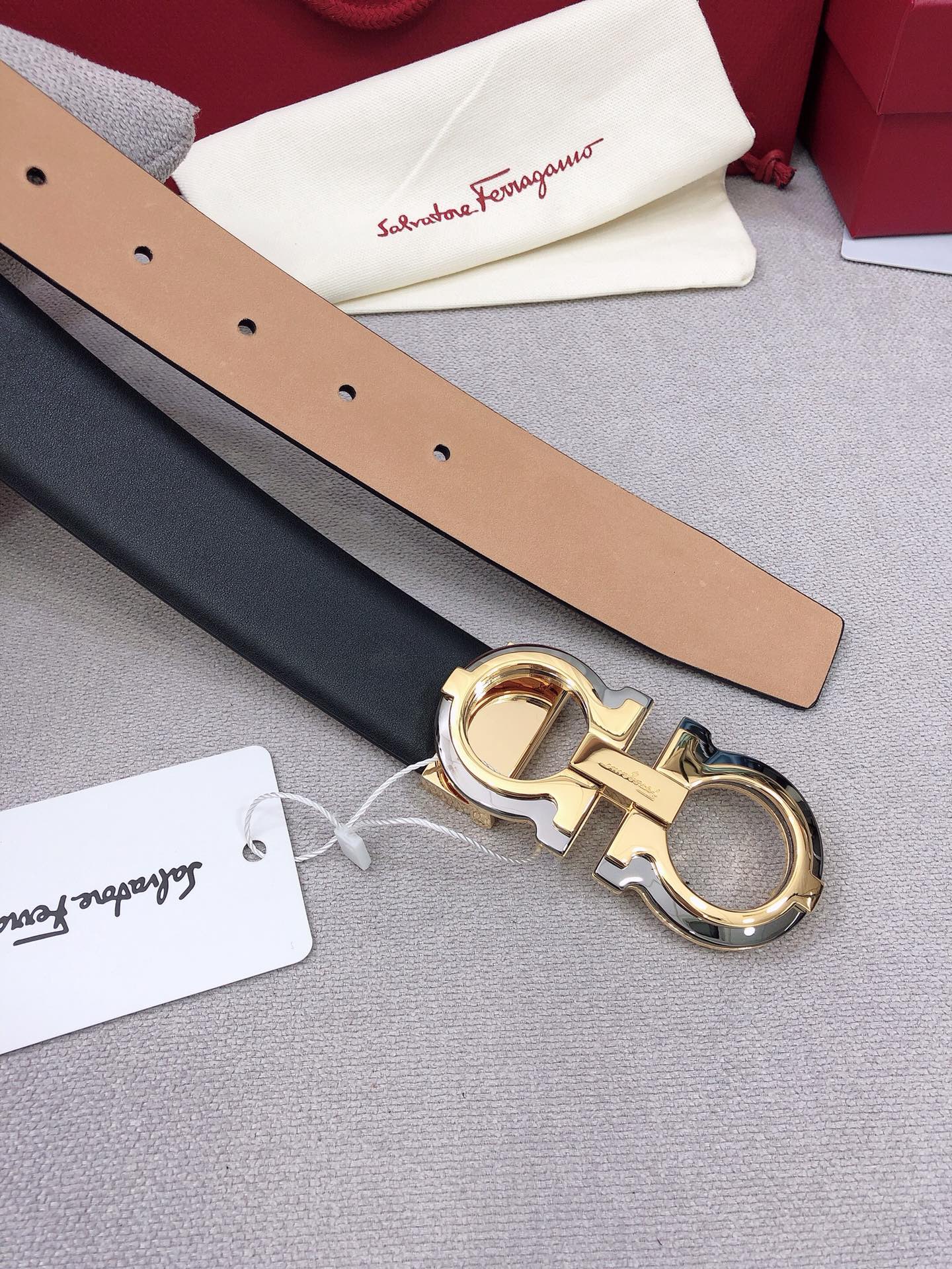 Salvatore Ferragamo Belt in Black