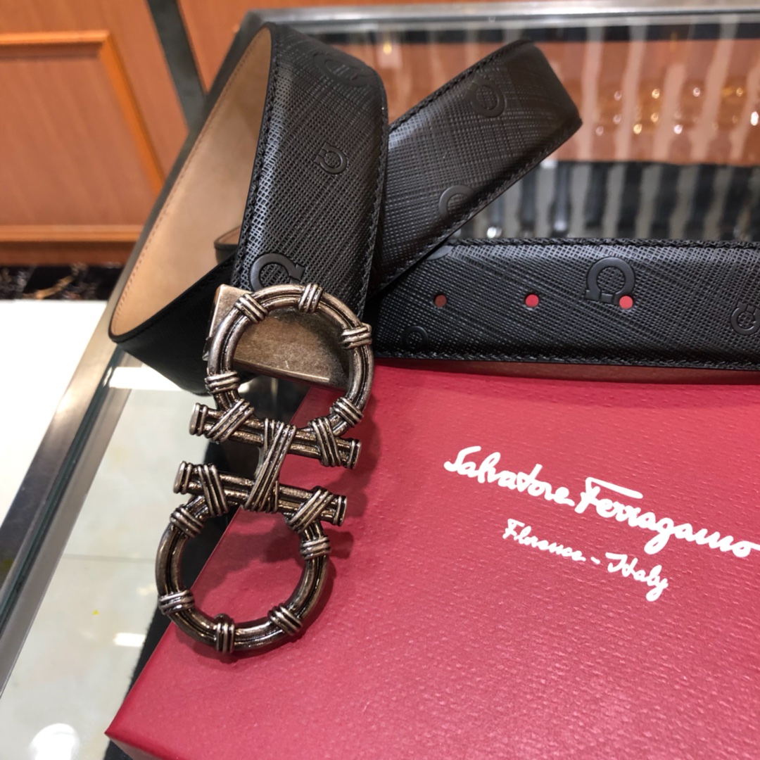 Salvatore Ferragamo Belt in Black