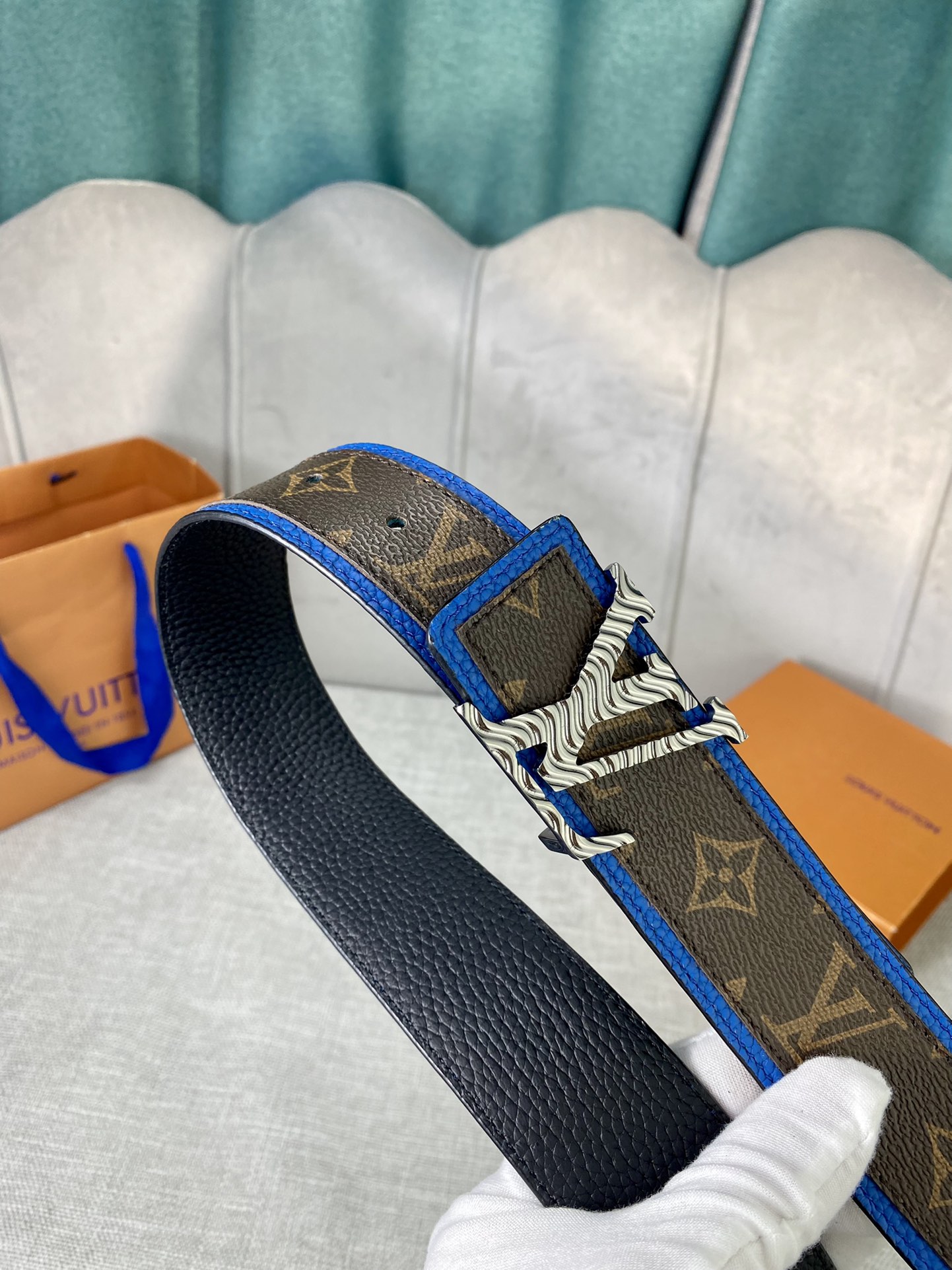 Louis Vuitton Belt in Brown