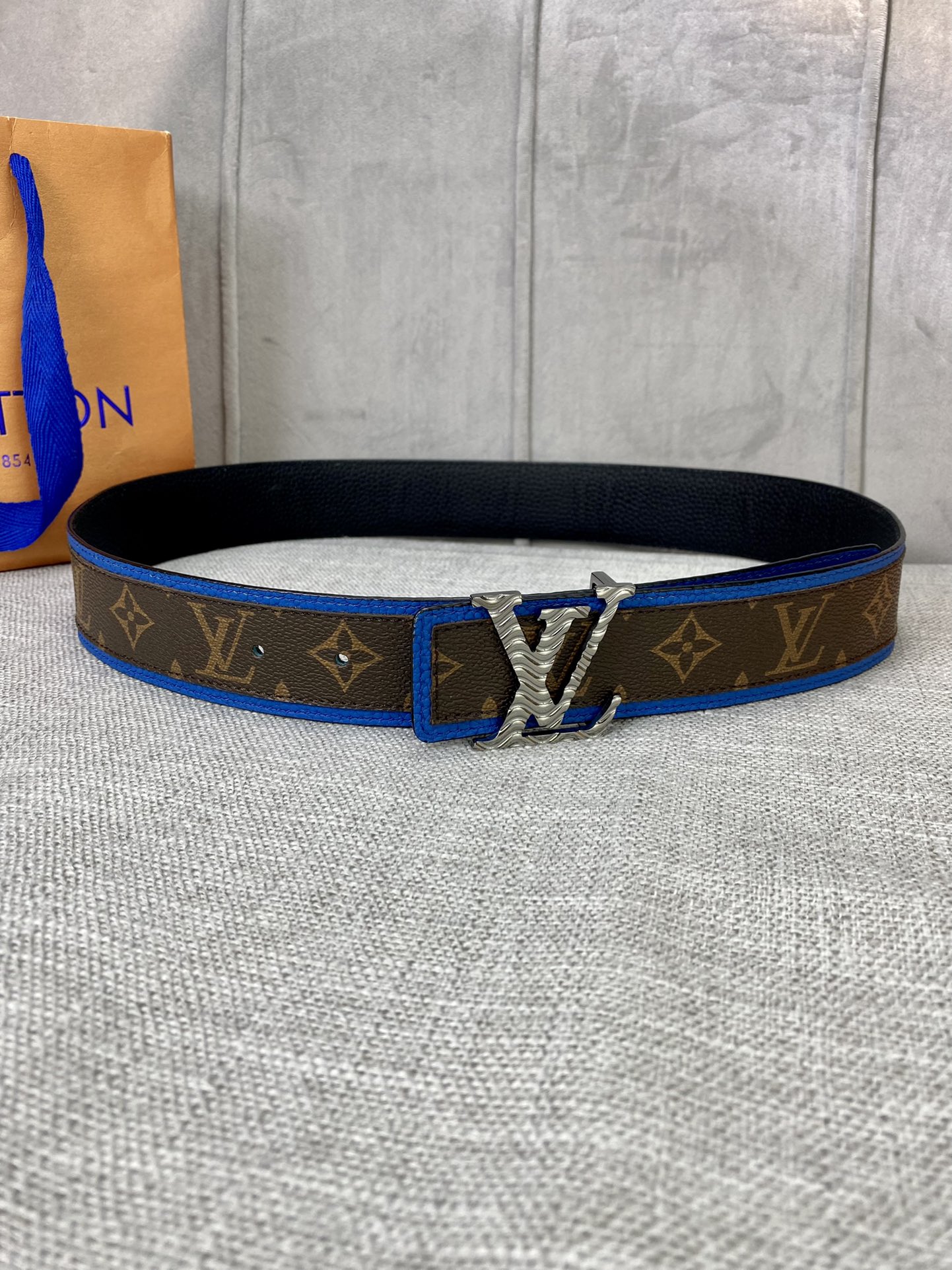 Louis Vuitton Belt in Brown