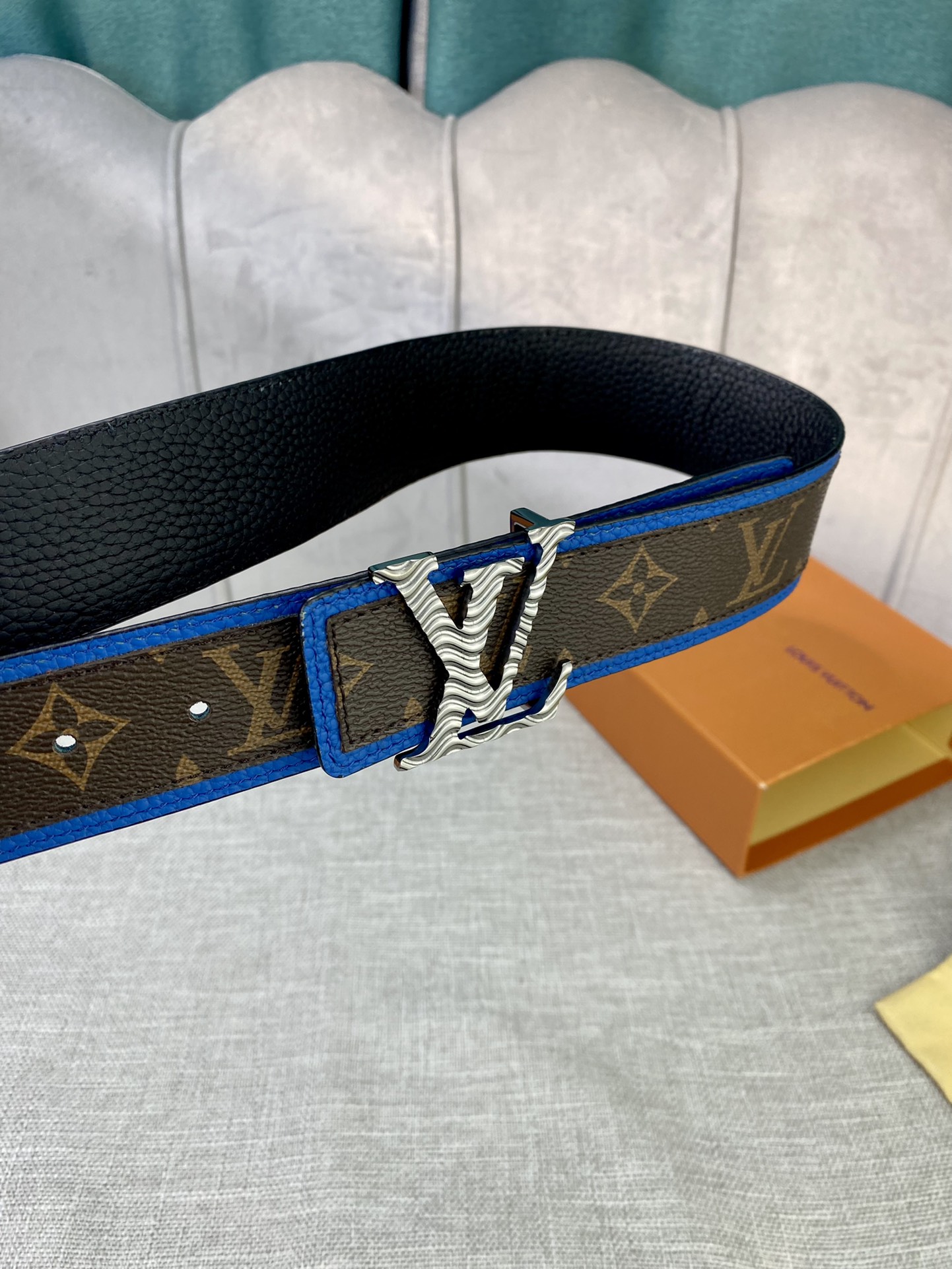 Louis Vuitton Belt in Brown