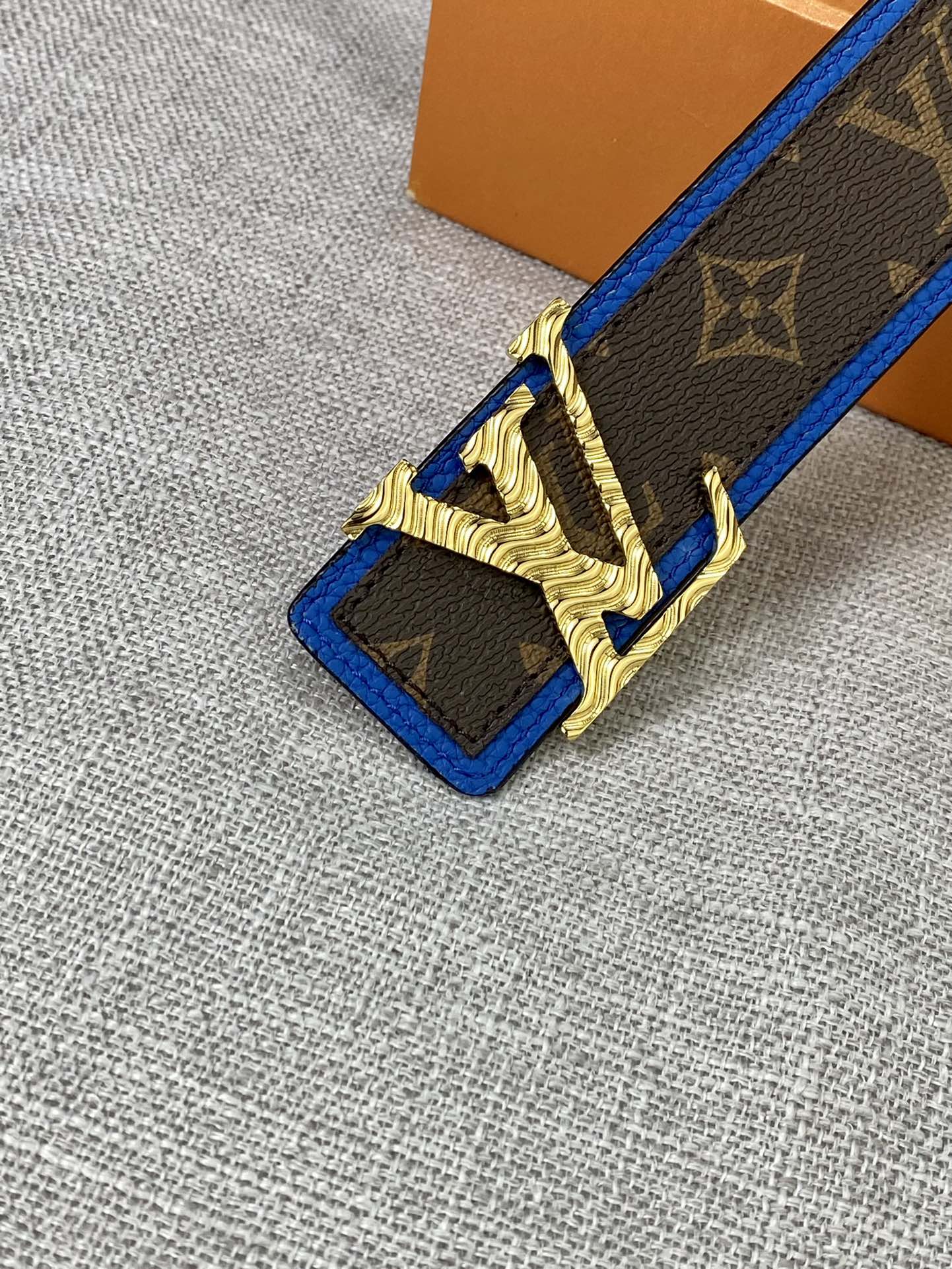 Louis Vuitton Belt in Brown