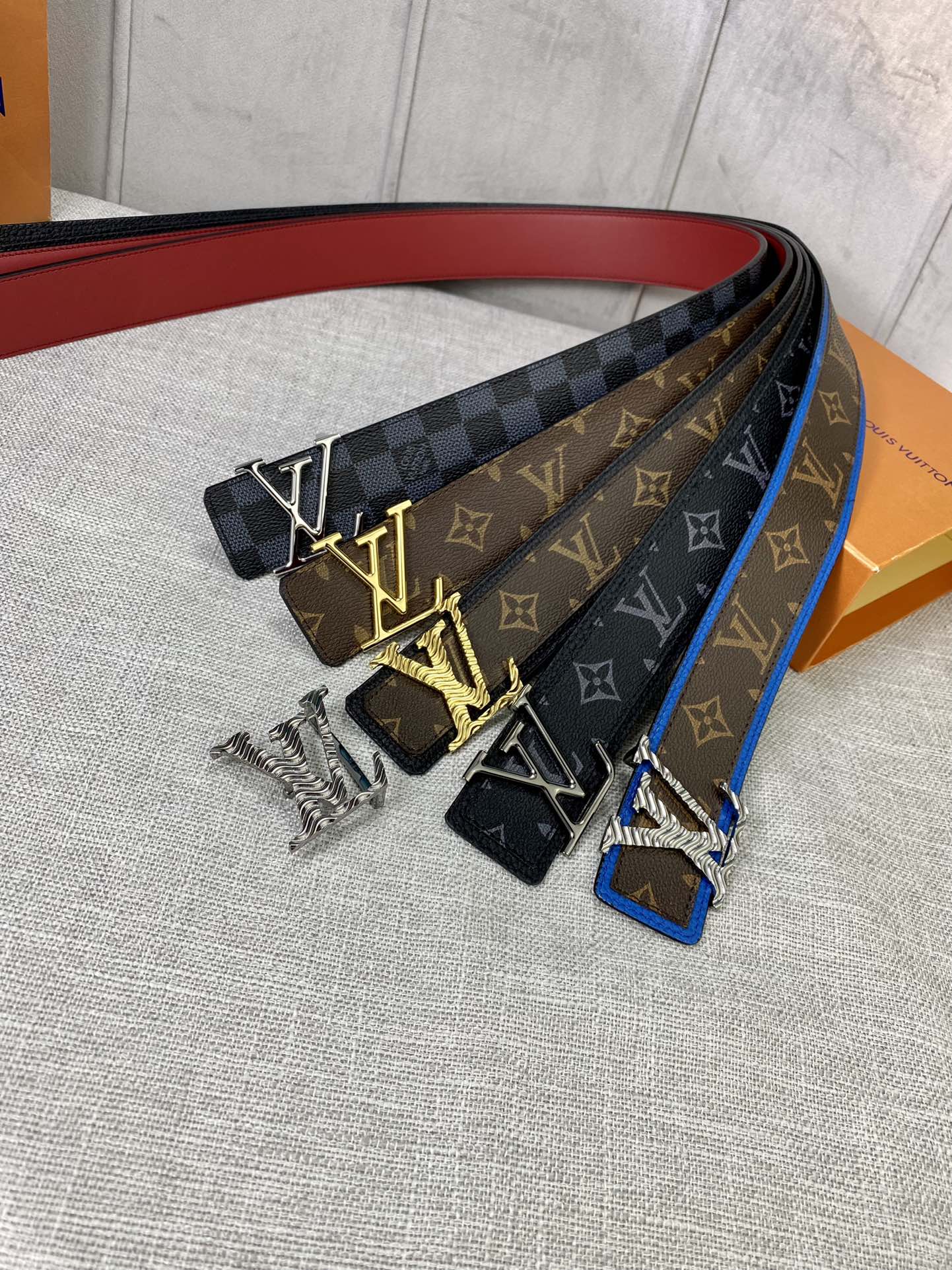 Louis Vuitton Belt in Brown