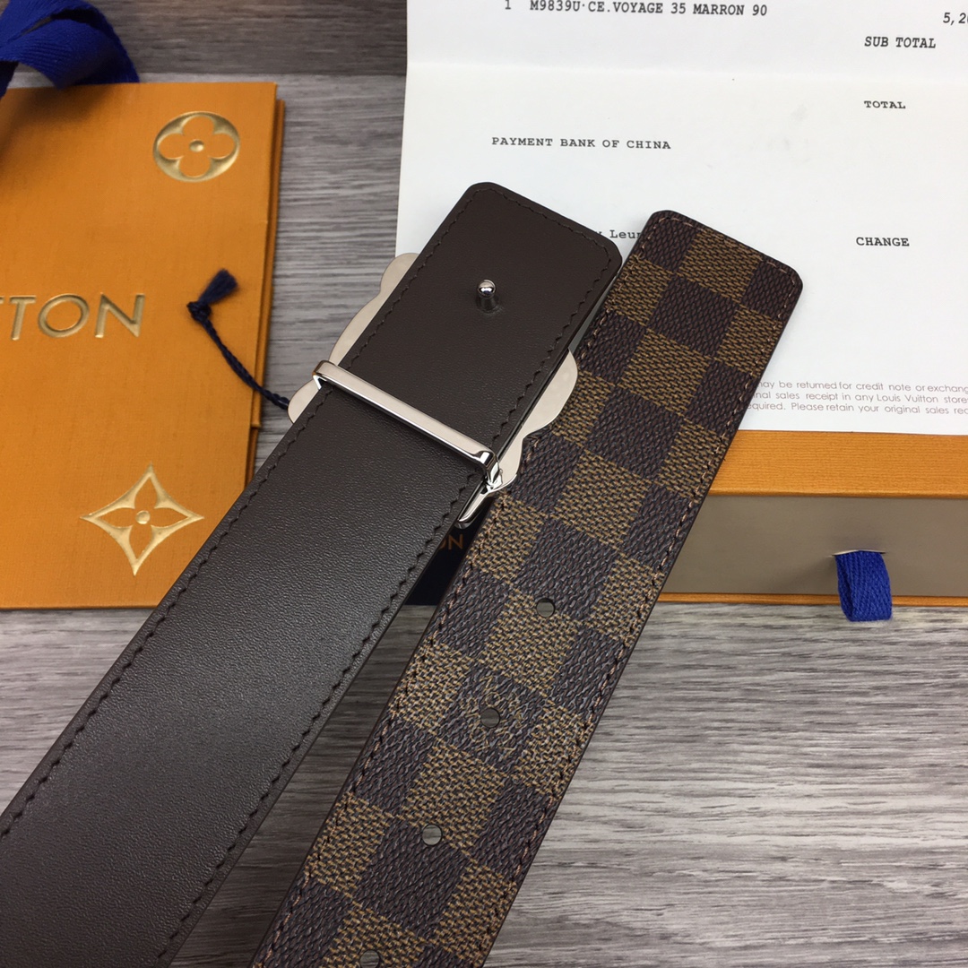 Louis Vuitton Belt in Brown