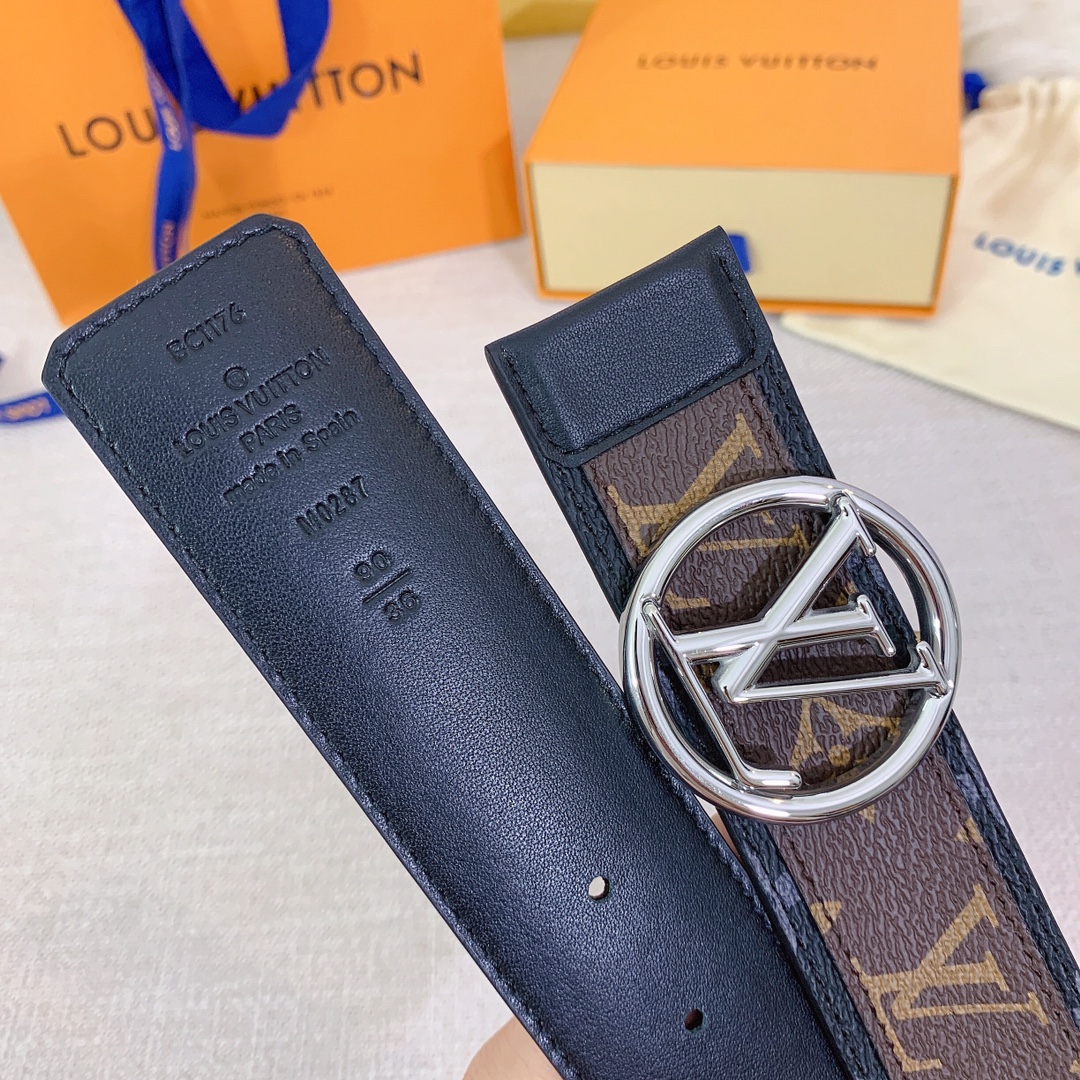 Louis Vuitton Belt in Brown