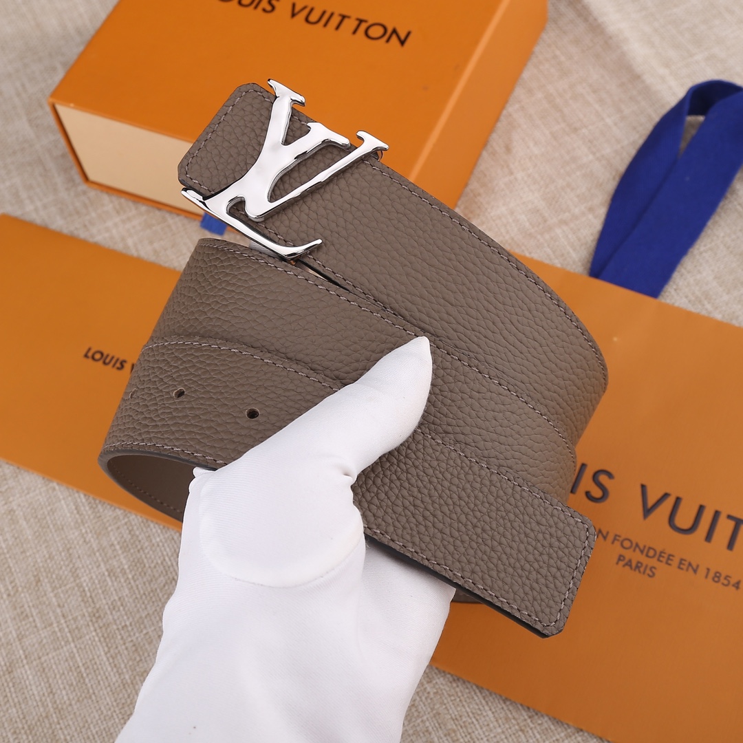 Louis Vuitton Belt in Brown