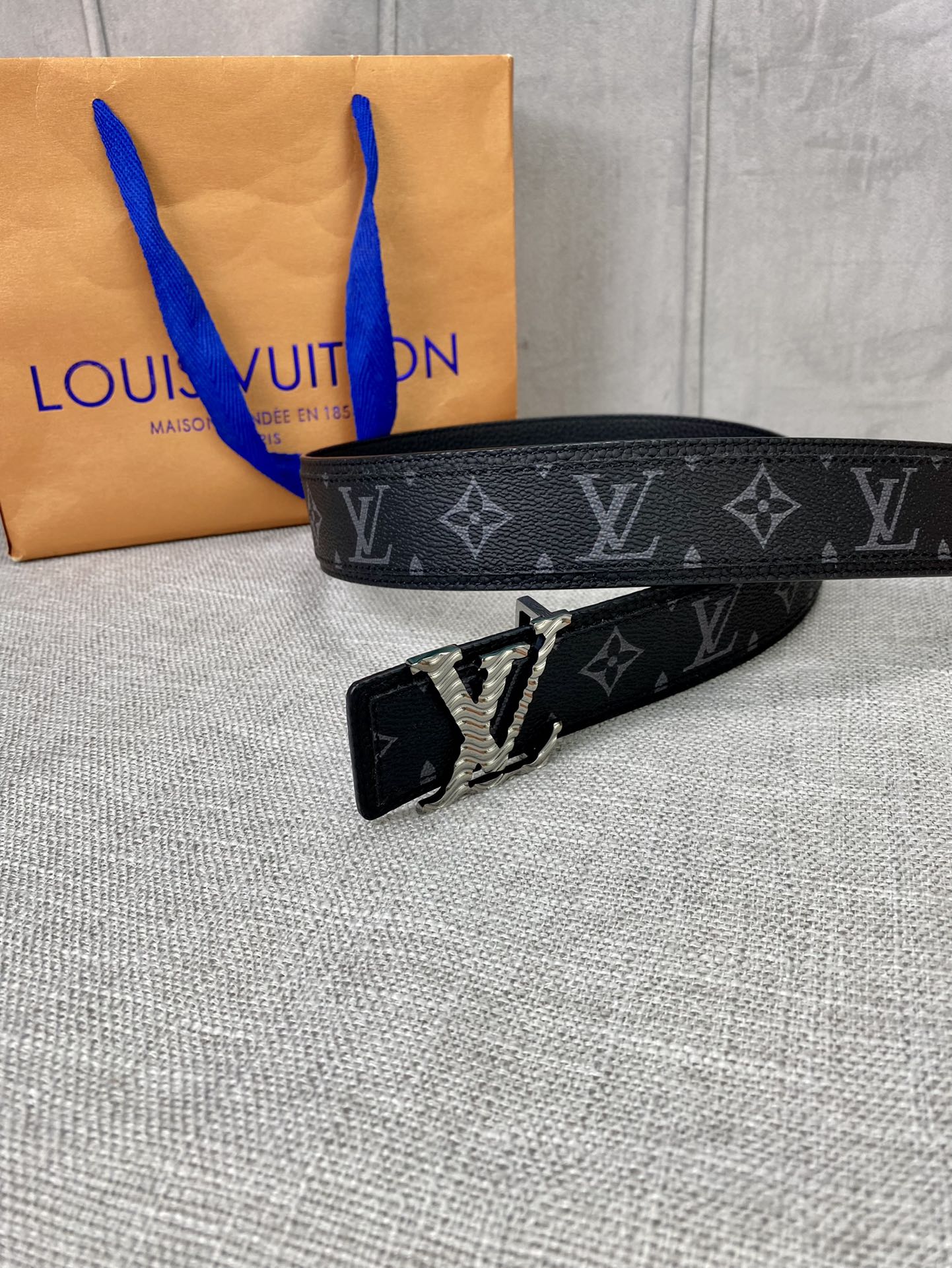 Louis Vuitton Belt in Brown