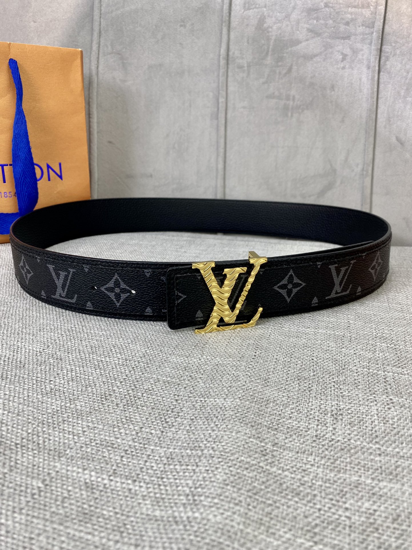 Louis Vuitton Belt in Brown