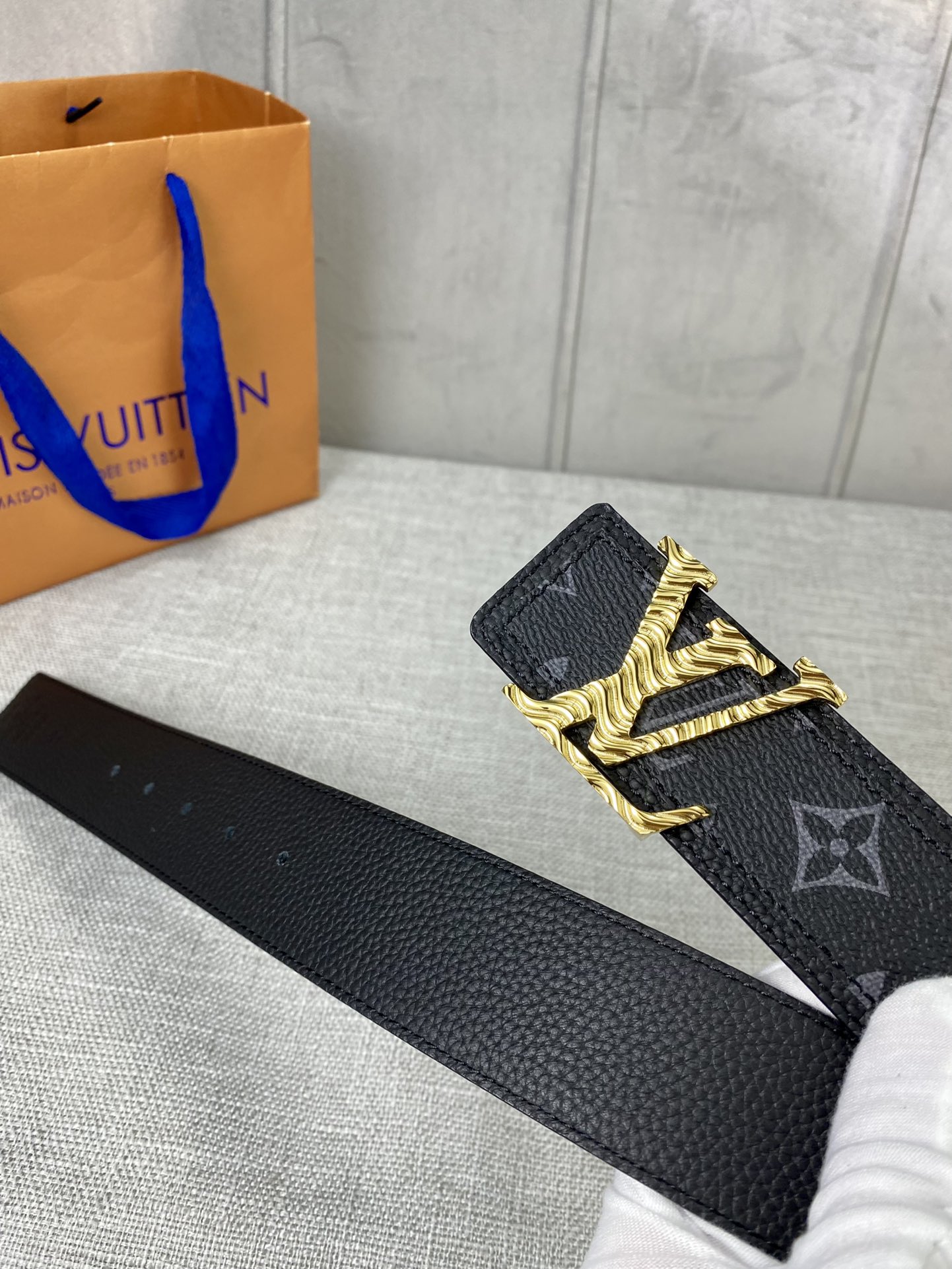 Louis Vuitton Belt in Brown