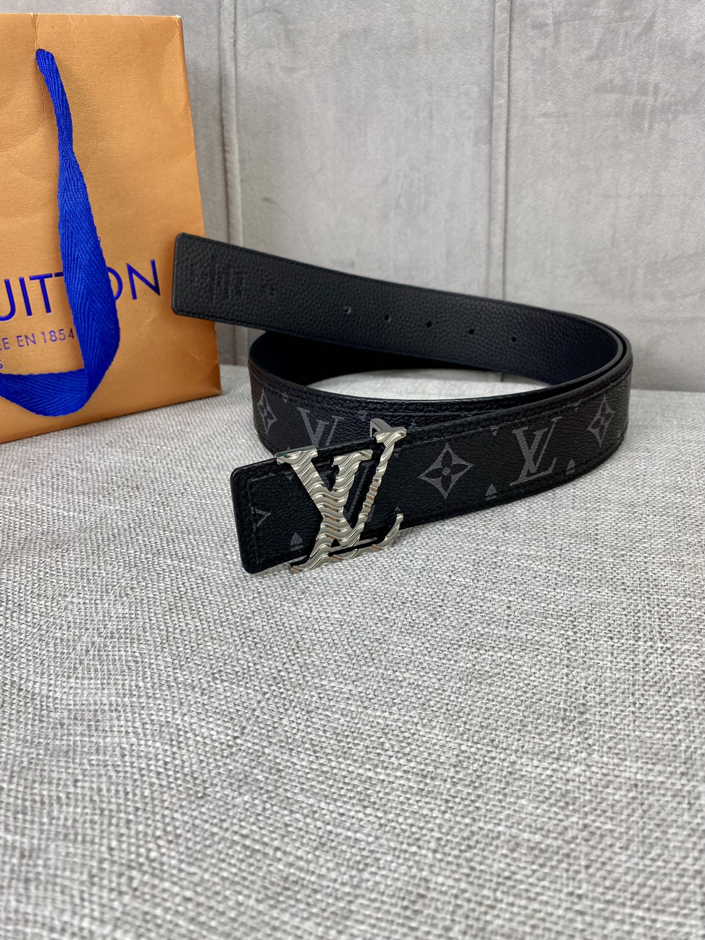 Louis Vuitton Belt in Brown