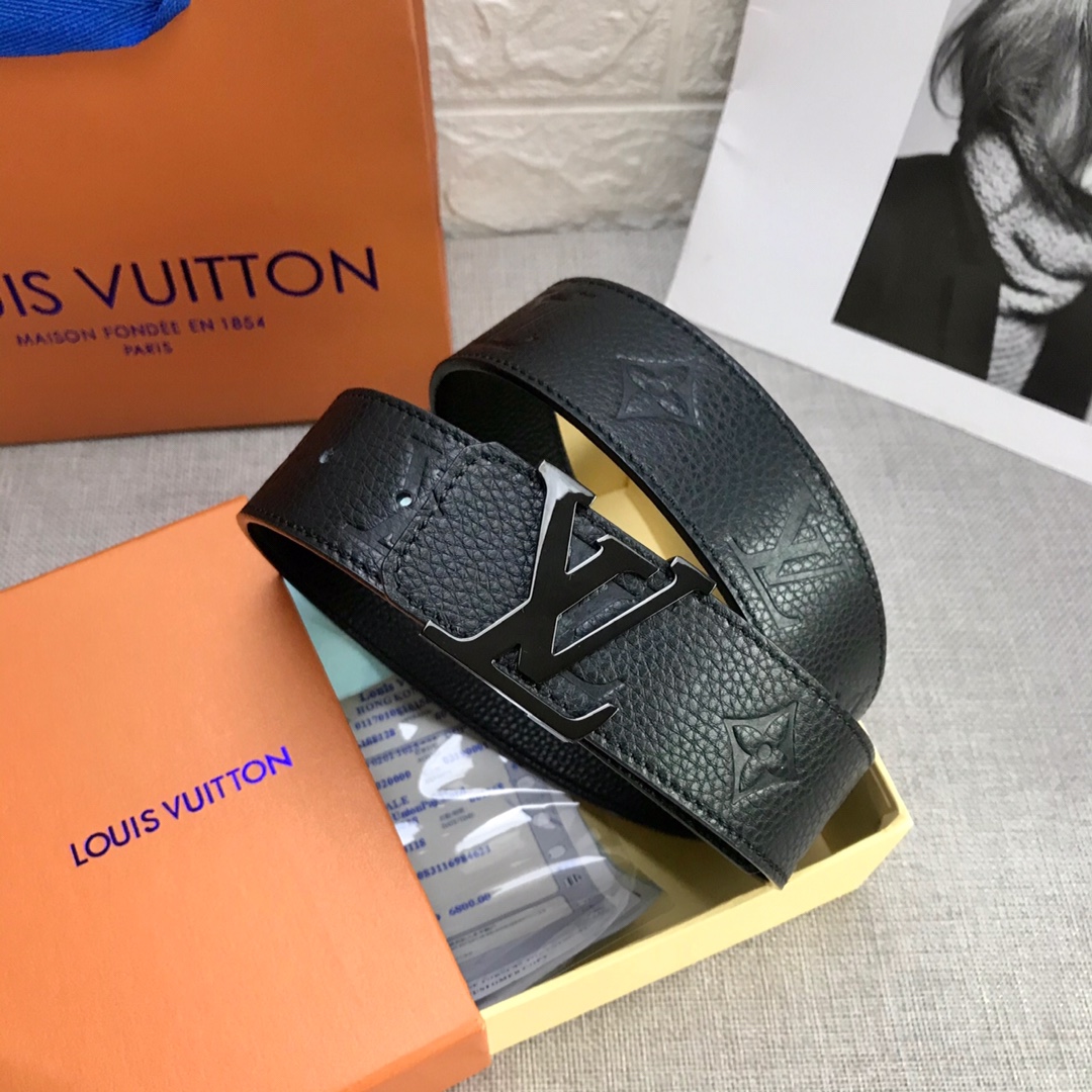 Louis Vuitton Belt in Black