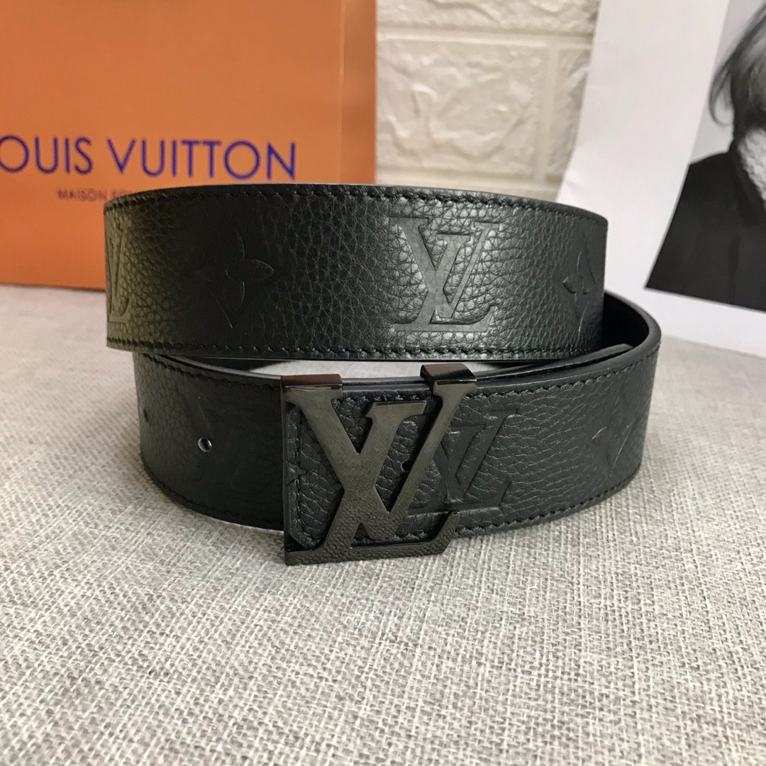 Louis Vuitton Belt in Black