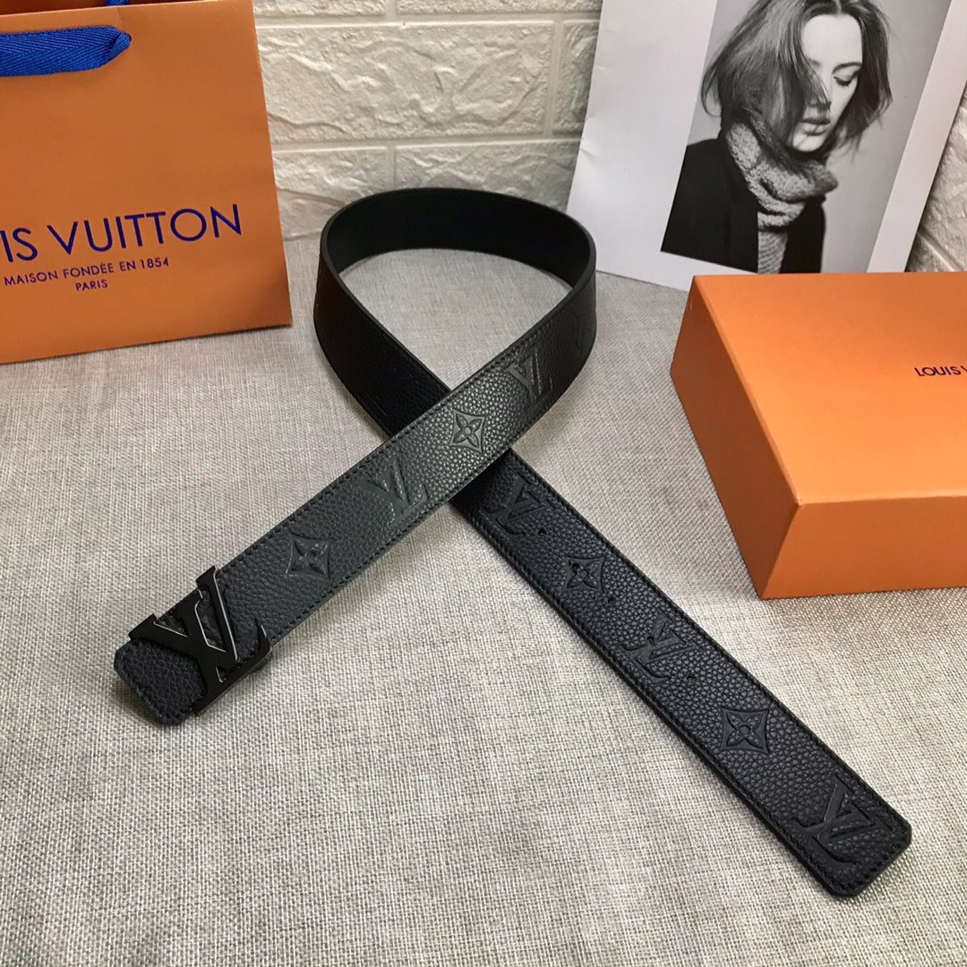 Louis Vuitton Belt in Black