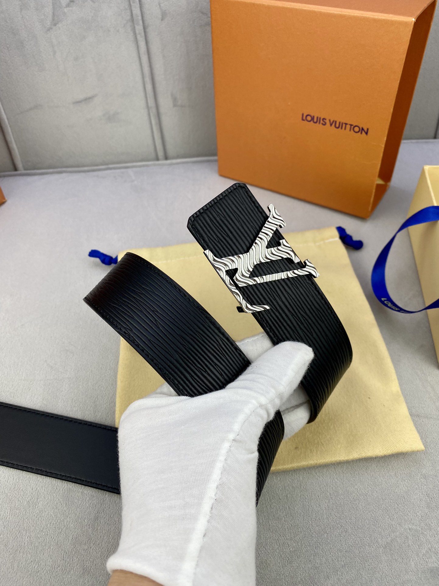 Louis Vuitton Belt in Black