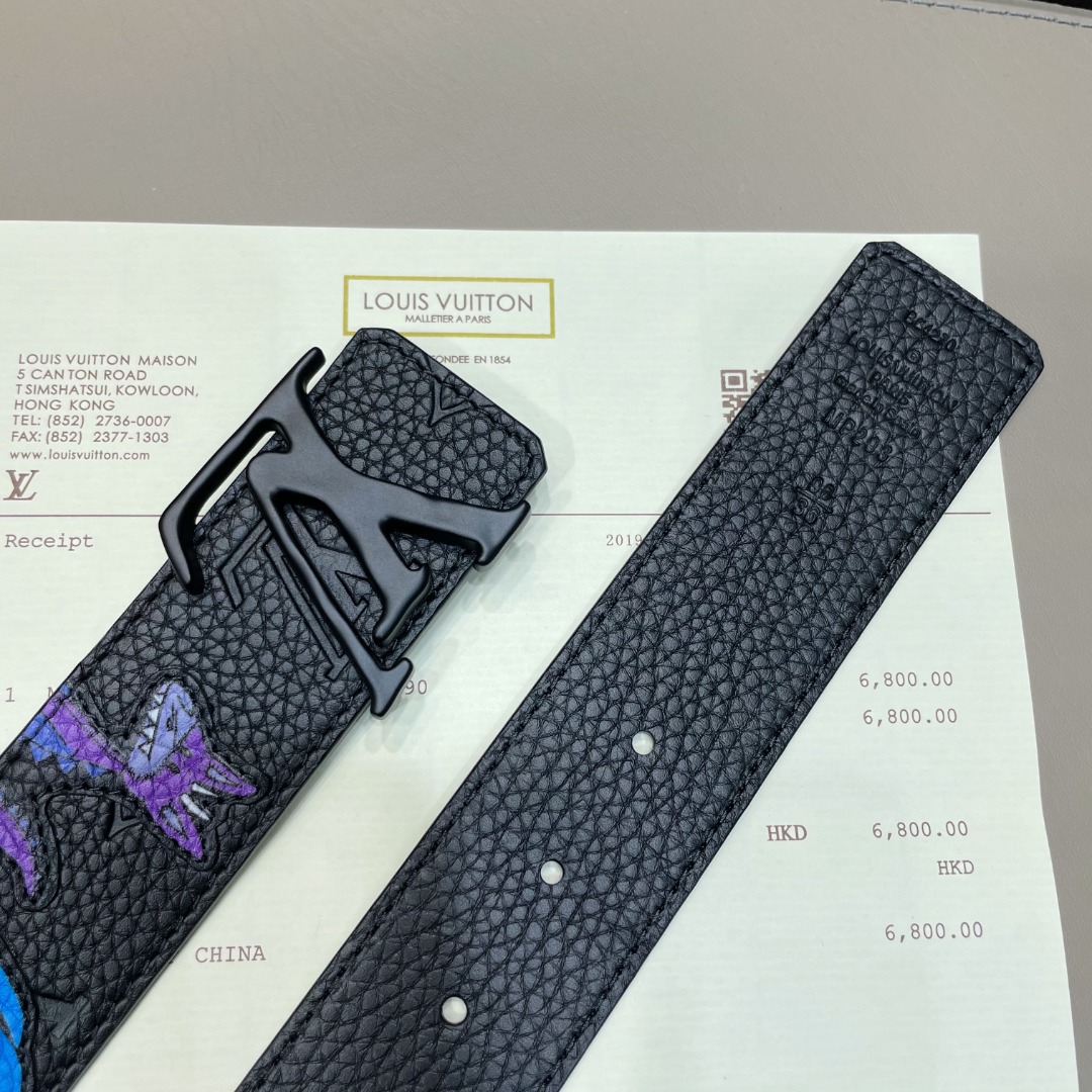 Louis Vuitton Belt in Black