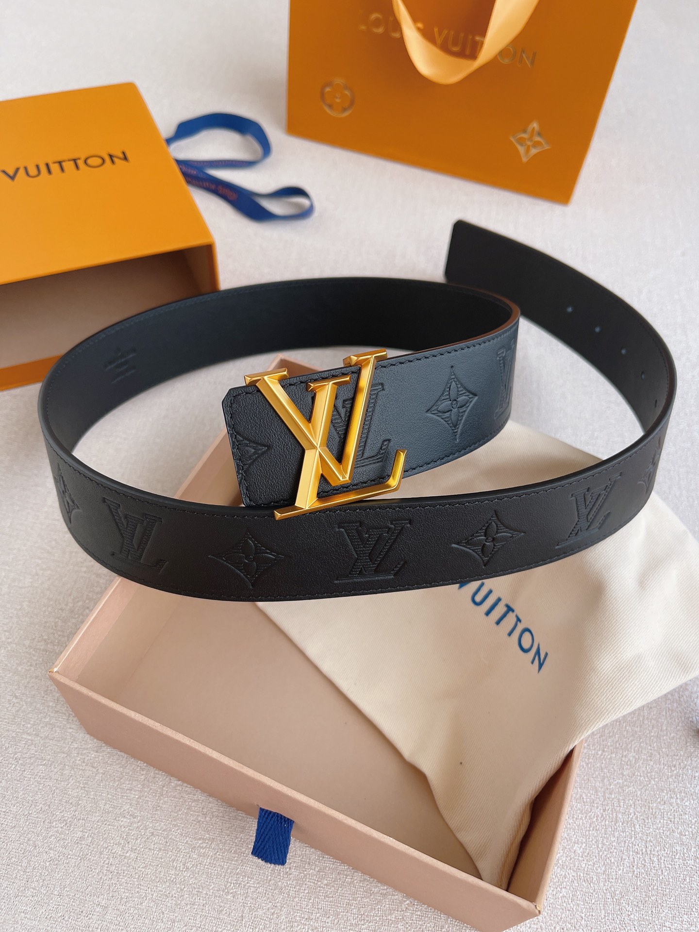 Louis Vuitton Belt in Black