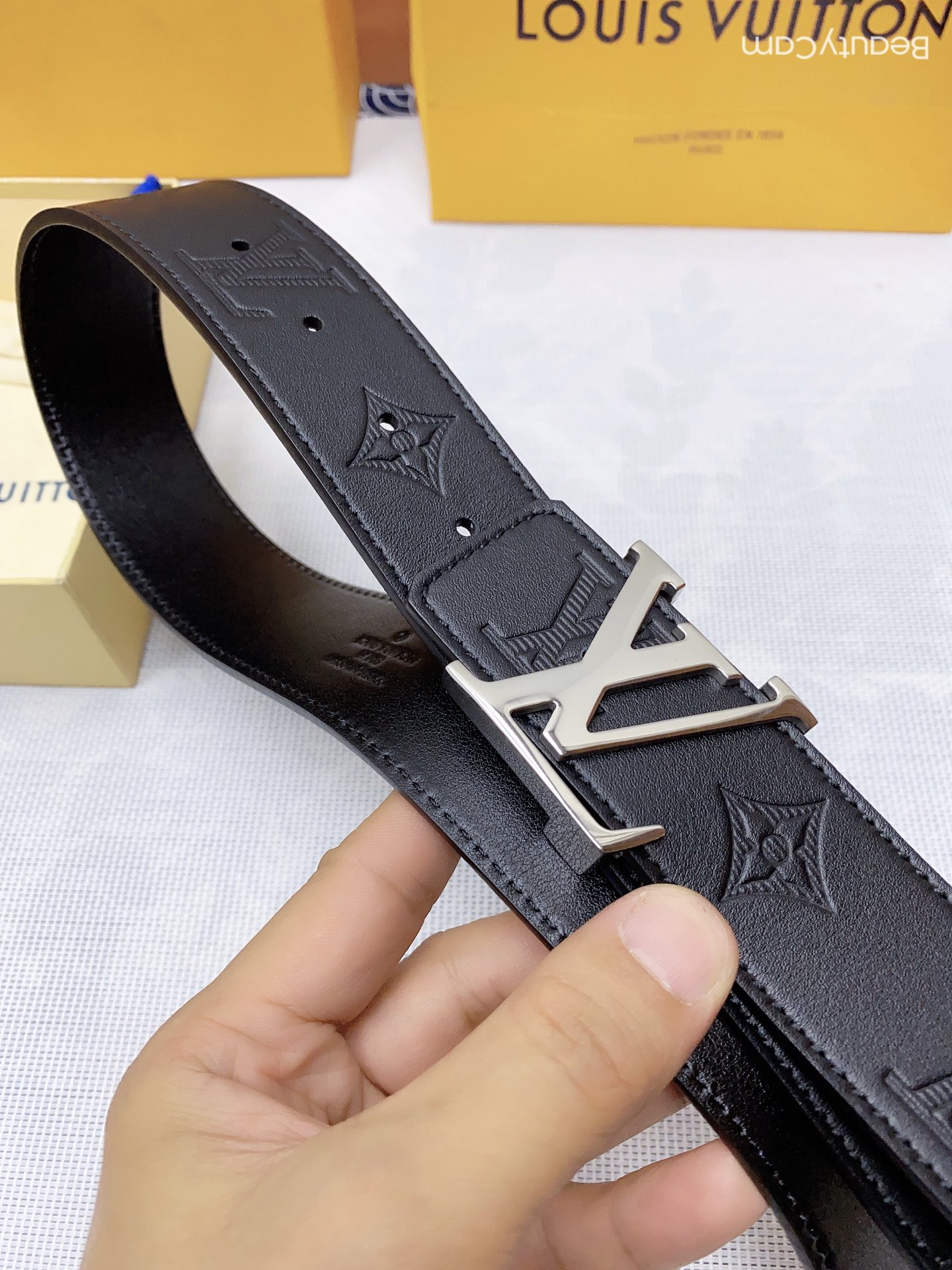 Louis Vuitton Belt in Black