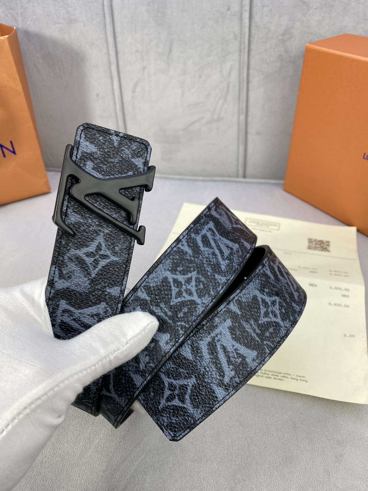 Louis Vuitton Belt in Black