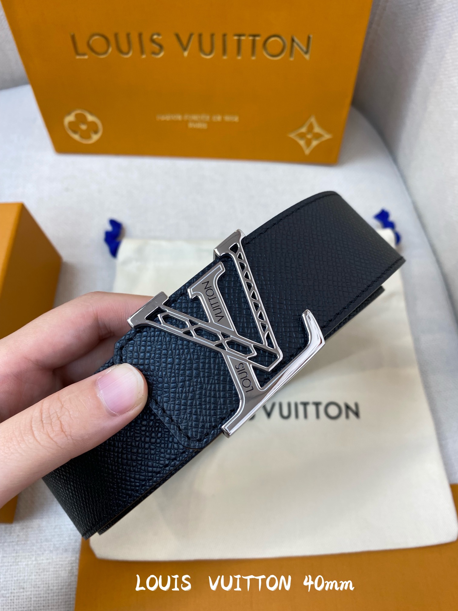 Louis Vuitton Belt in Black