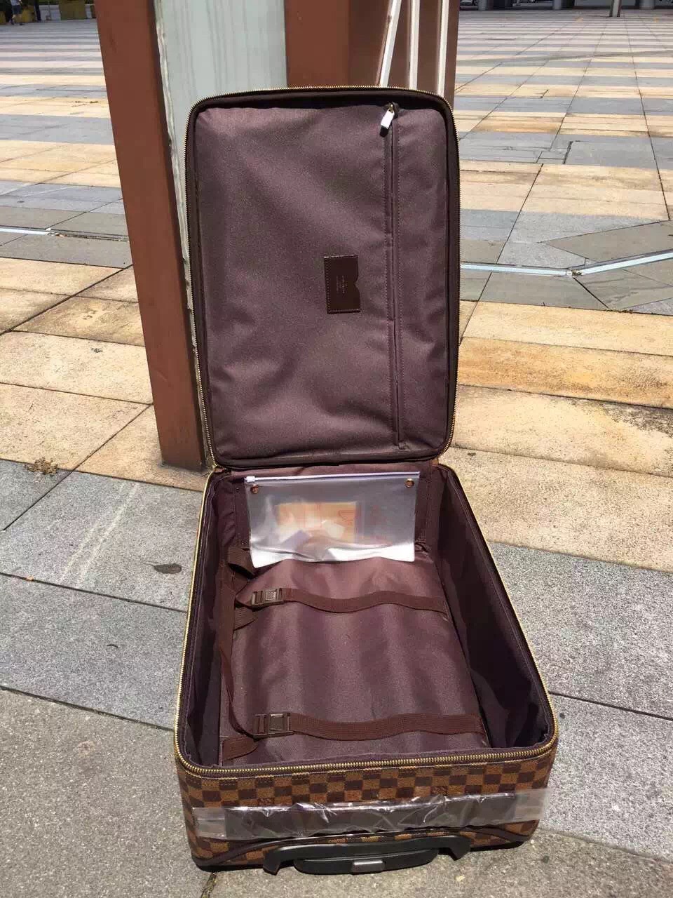 High Quality LV Luggage Bags LV011