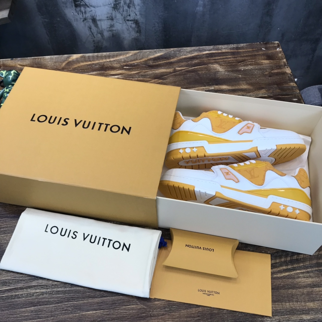 LV 2022 new collection fashion show sneaker