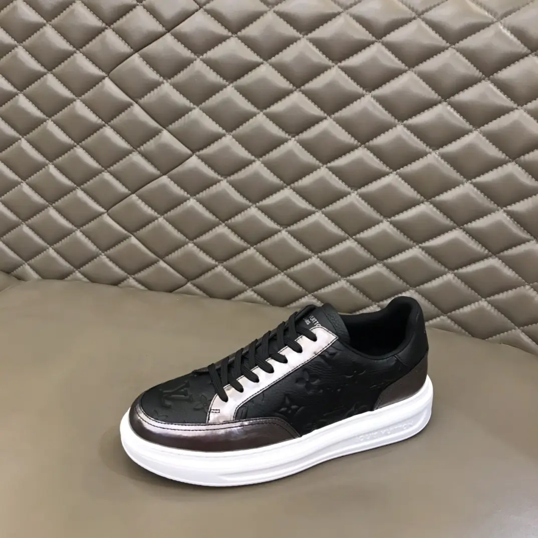 LV 2022 Beverly Hills sneakers in black