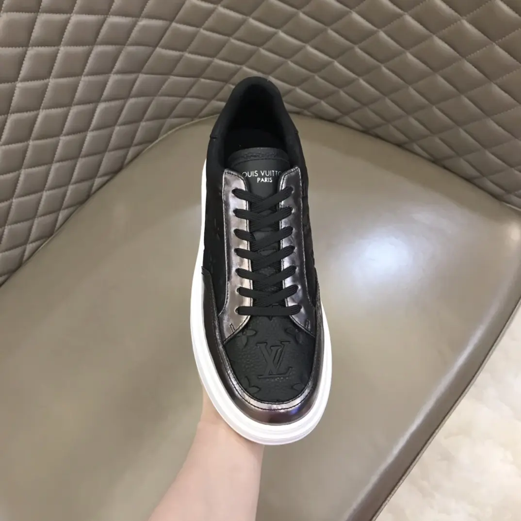 LV 2022 Beverly Hills sneakers in black