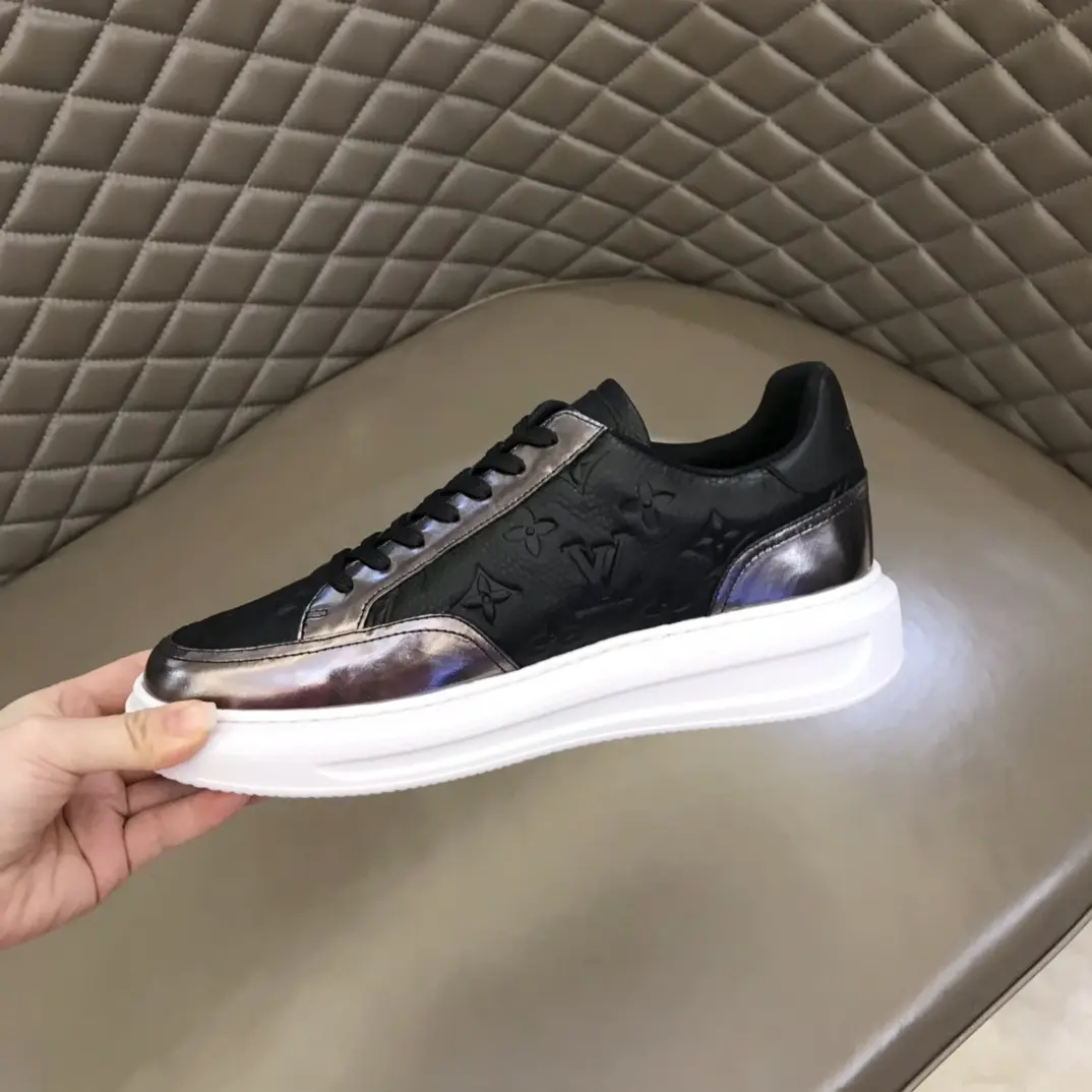 LV 2022 Beverly Hills sneakers in black