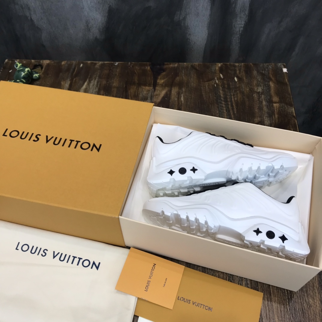 lv Sneakers Millenium  in White