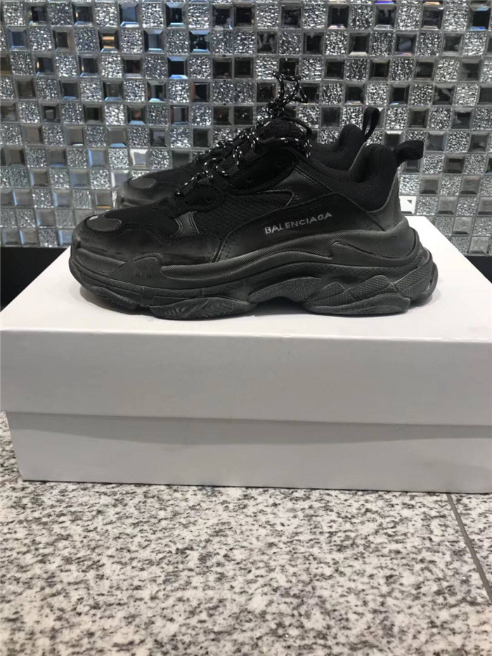 GOD Paris TRIPLE S TRAINER all black