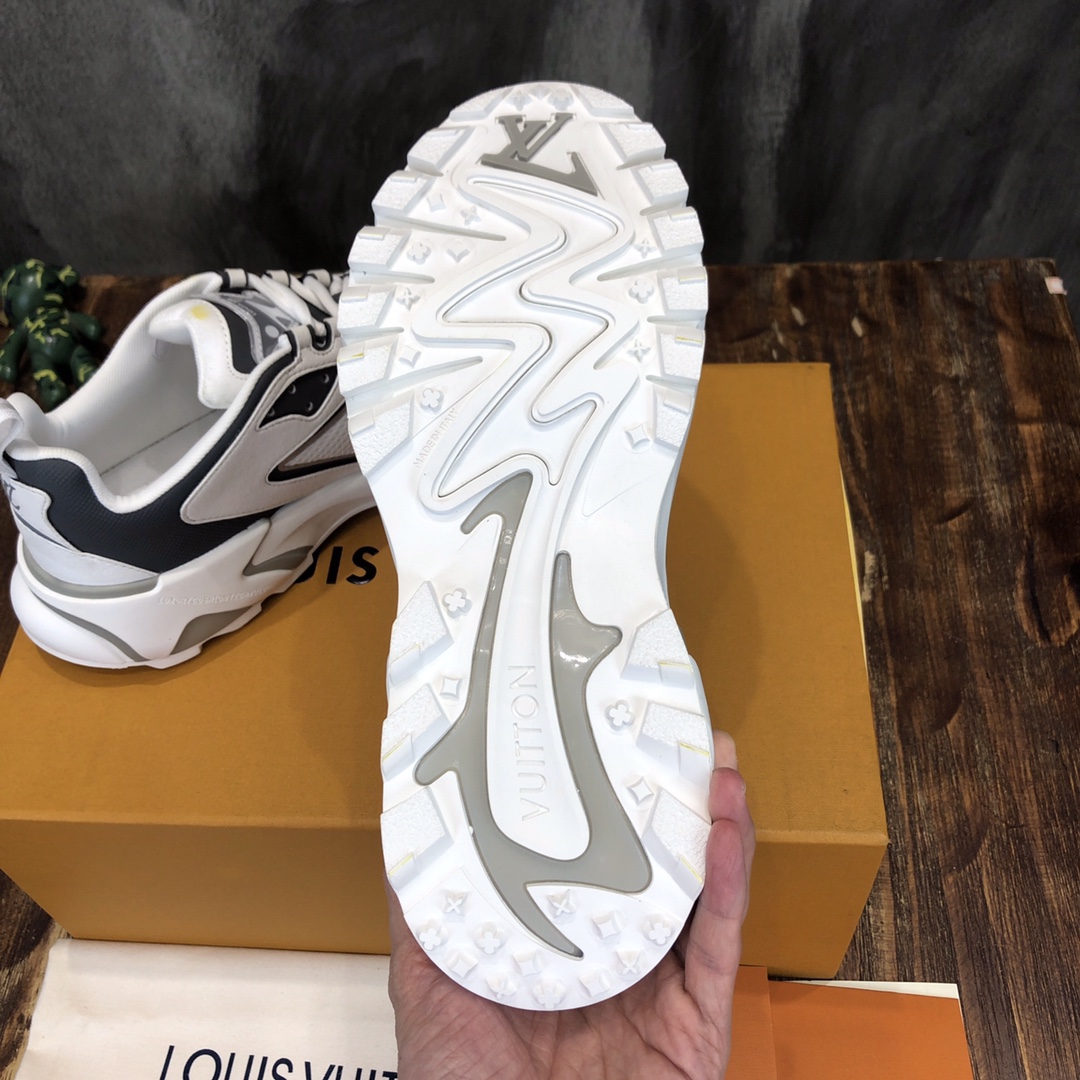 lv Sneaker Runner Tatic in White