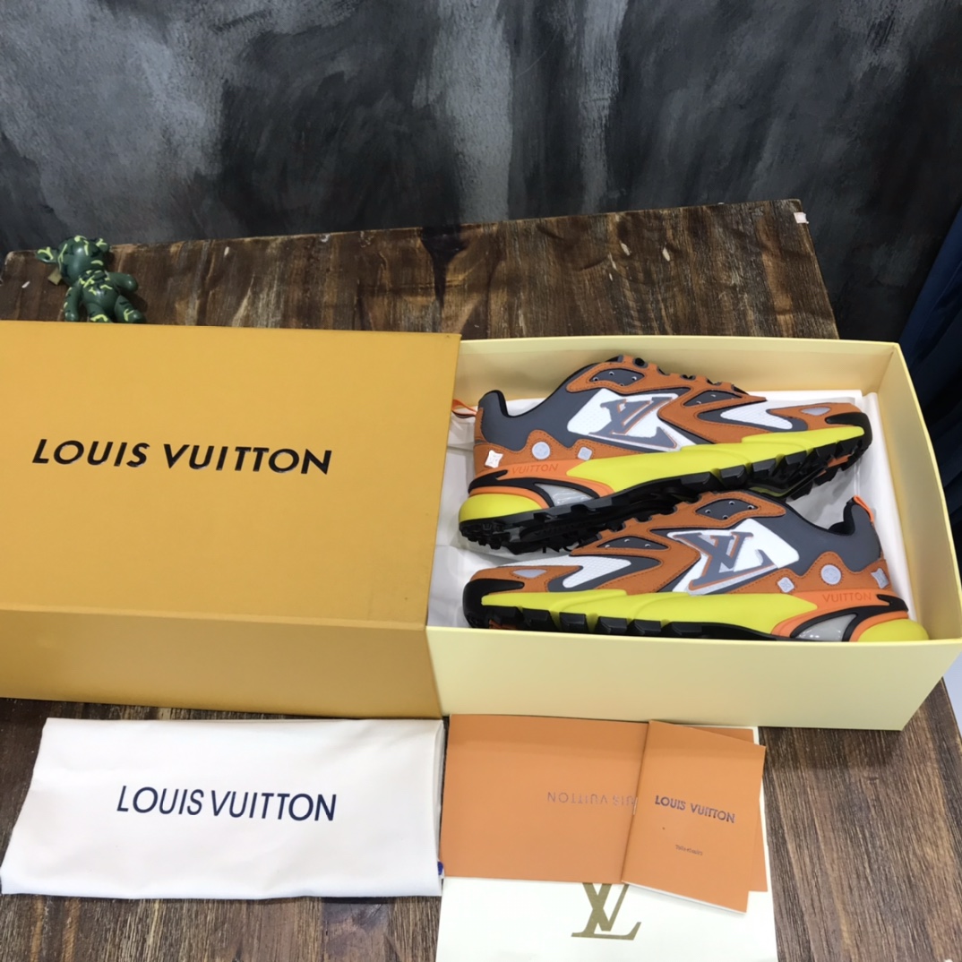 lv Sneaker Runner Tatic in Orange