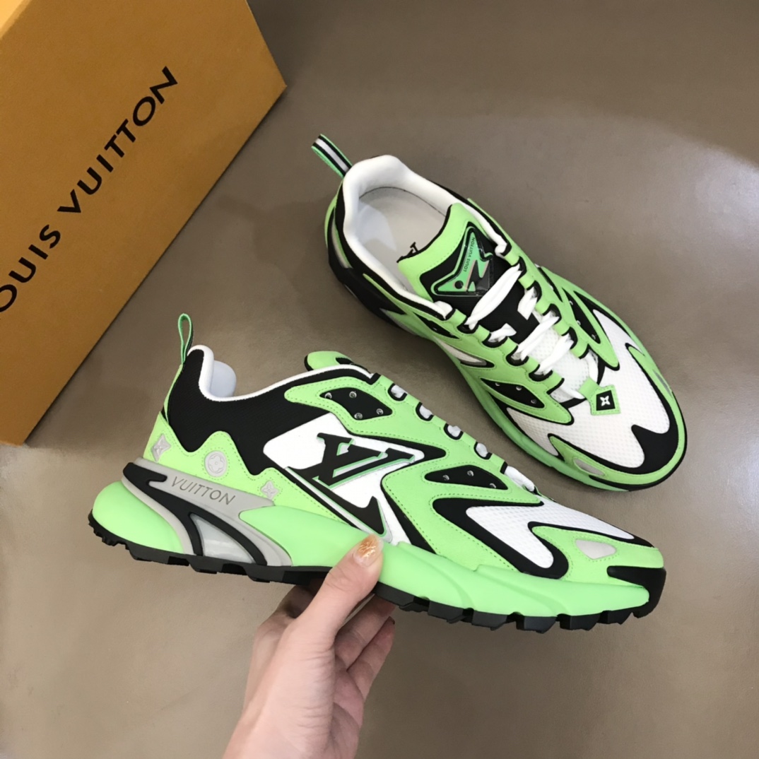 lv Sneaker Runner Tatic in Green