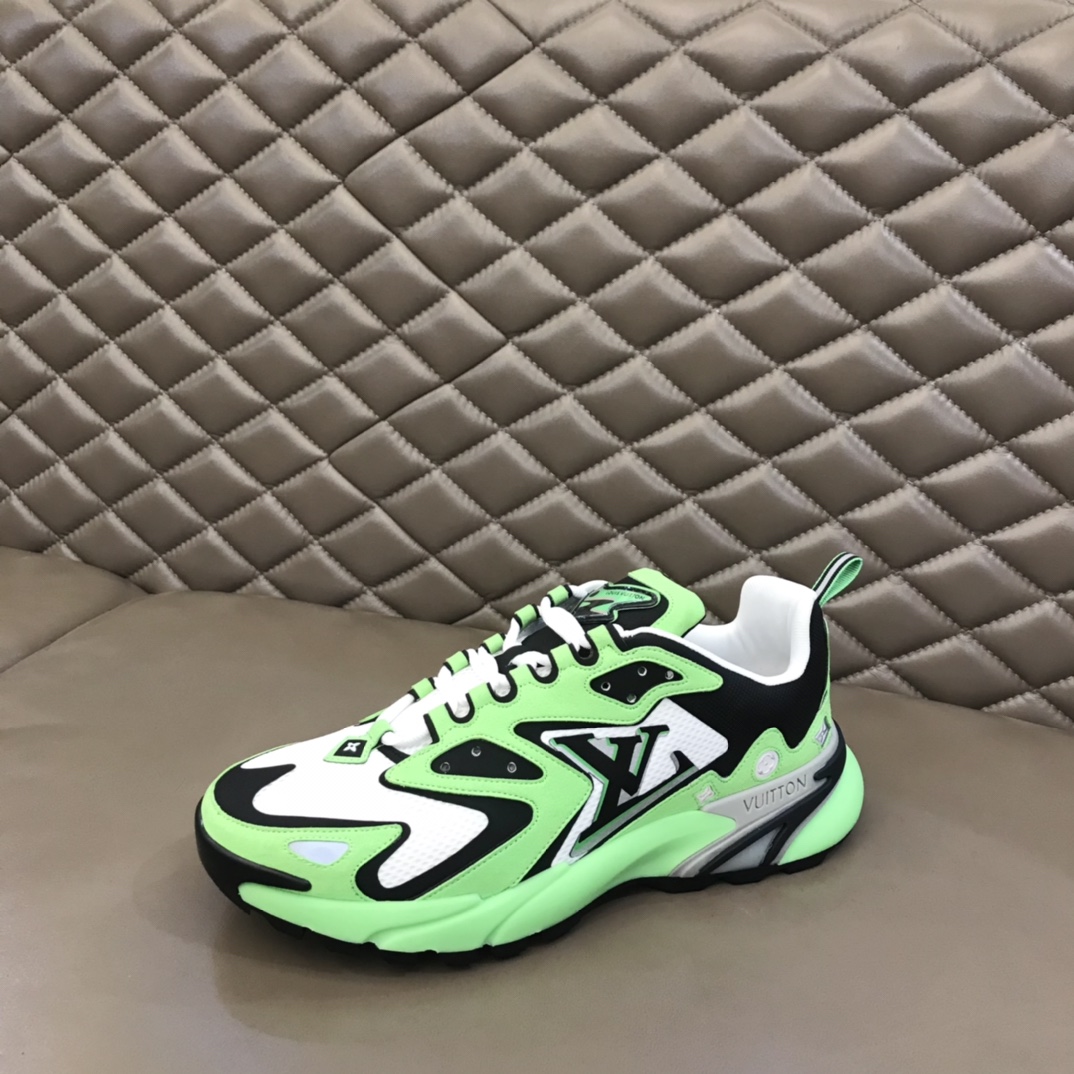 lv Sneaker Runner Tatic in Green