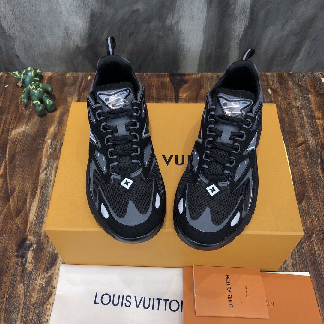 lv Sneaker Runner Tatic in Black